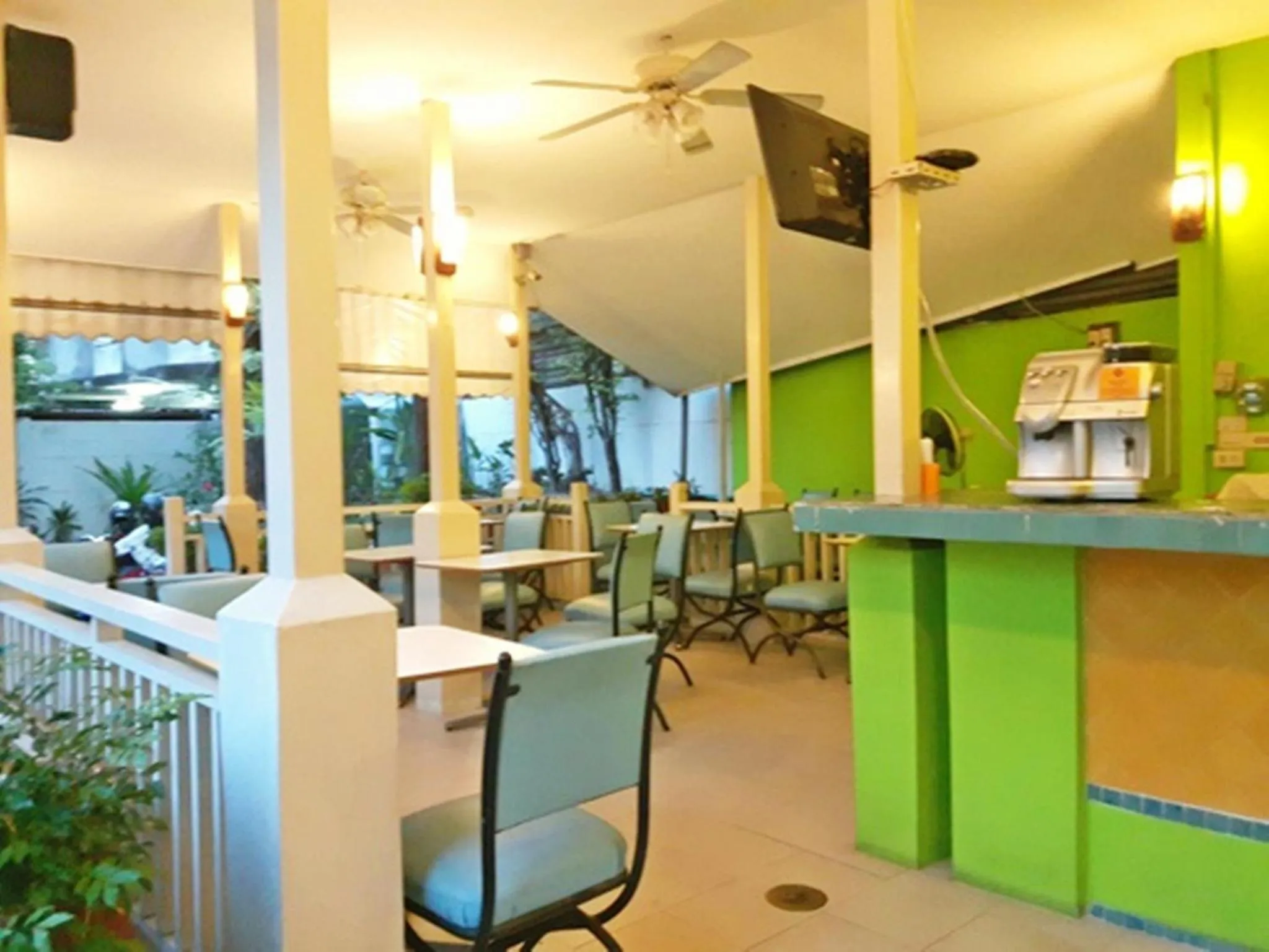 American breakfast in Sawasdee Sukhumvit Inn