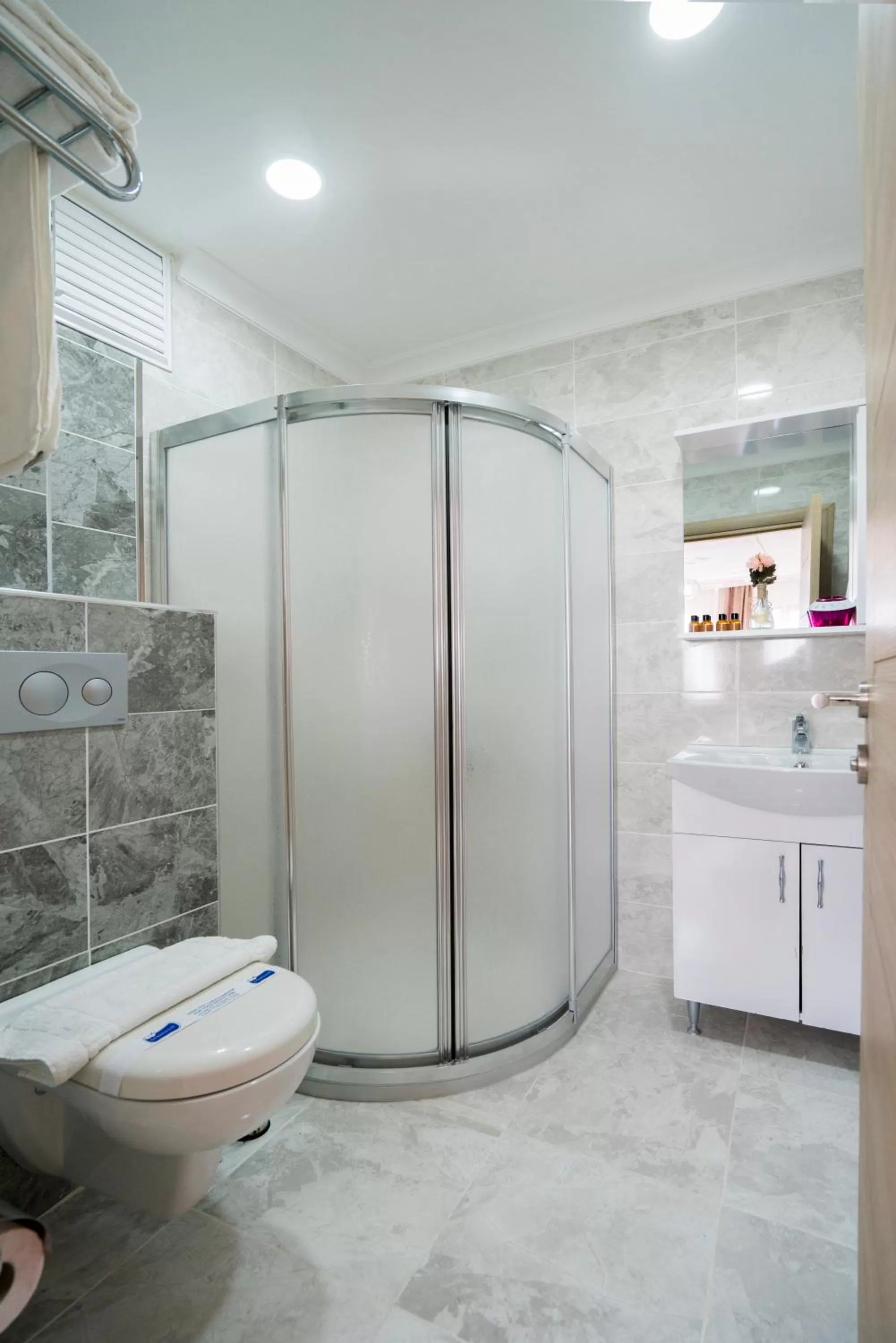 Shower in ATAM HOTEL