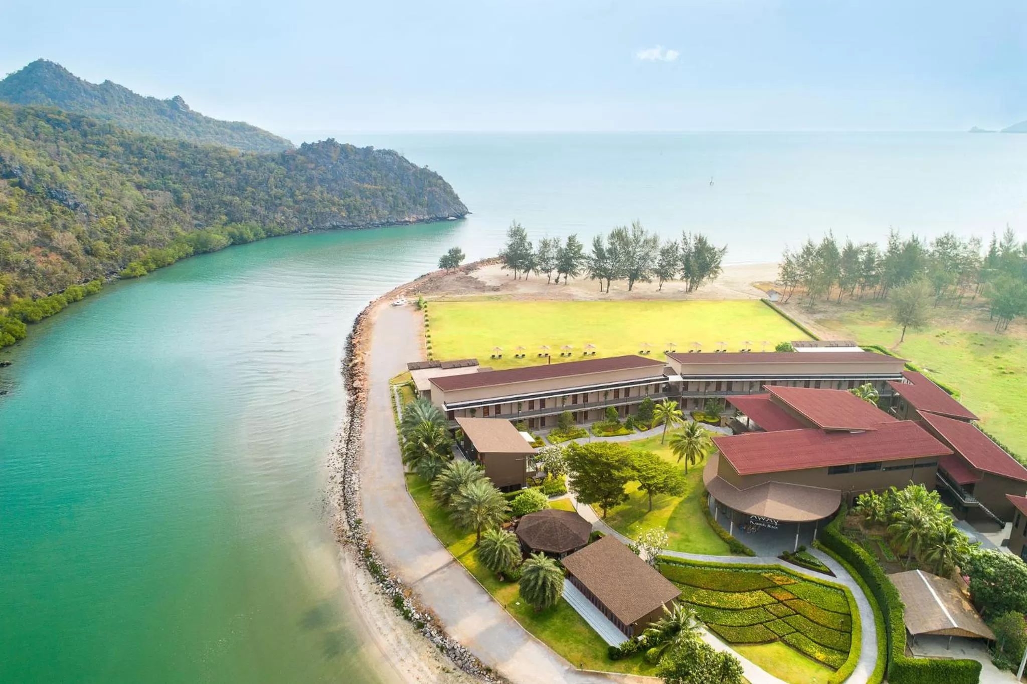 La Isla Pranburi Beach Resort