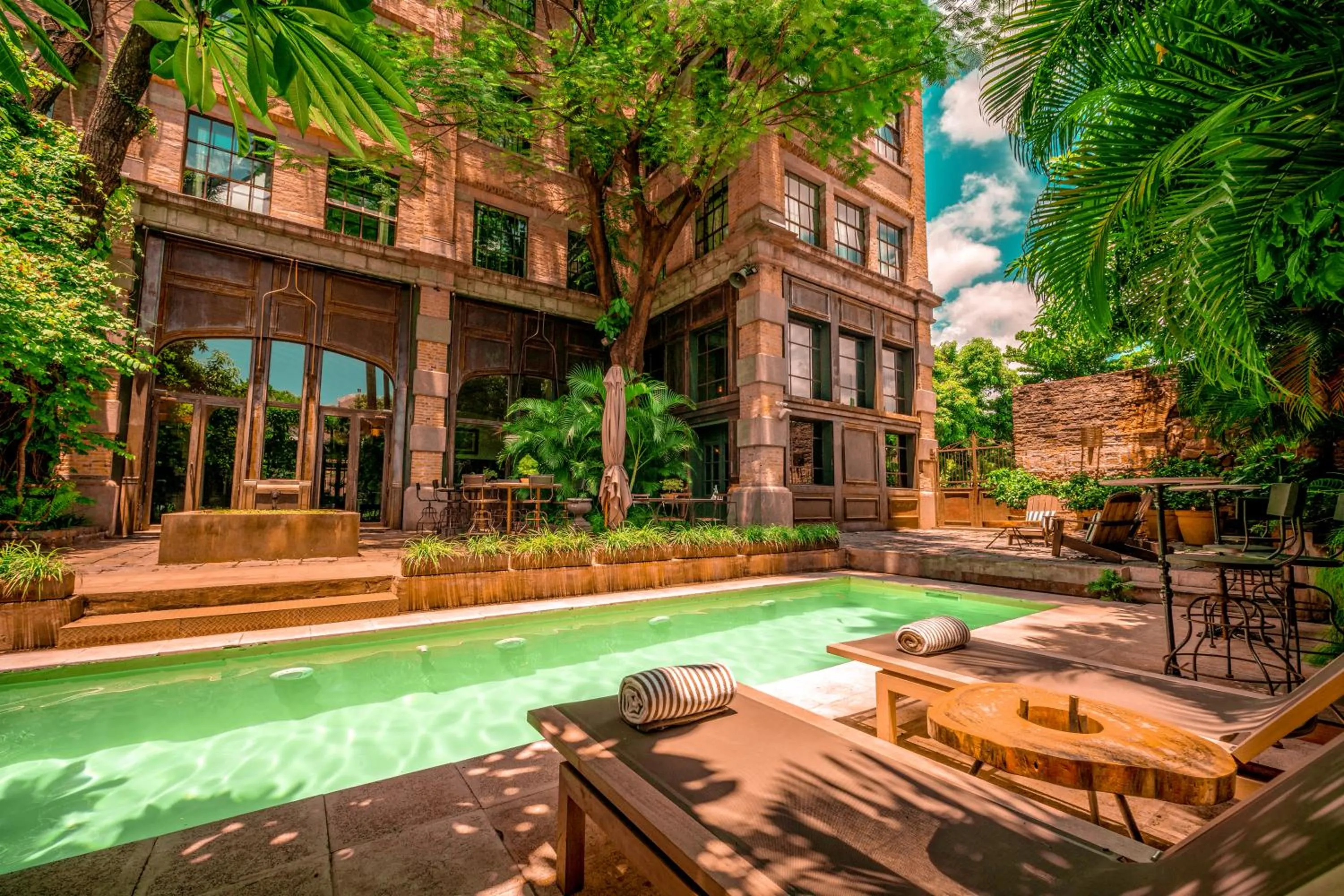 Pool view in Factoria Hotel