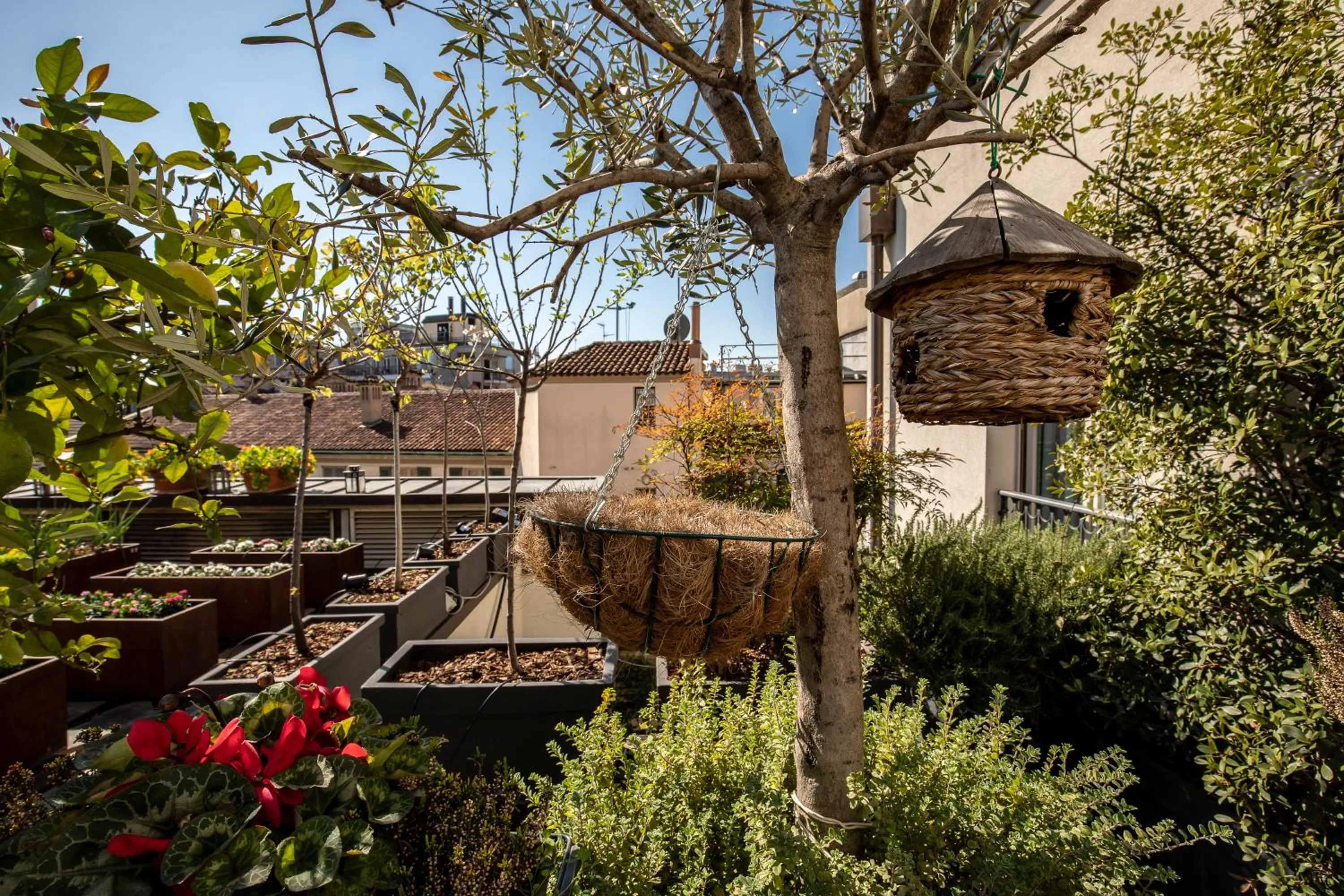 Property building in Hotel Milano Scala