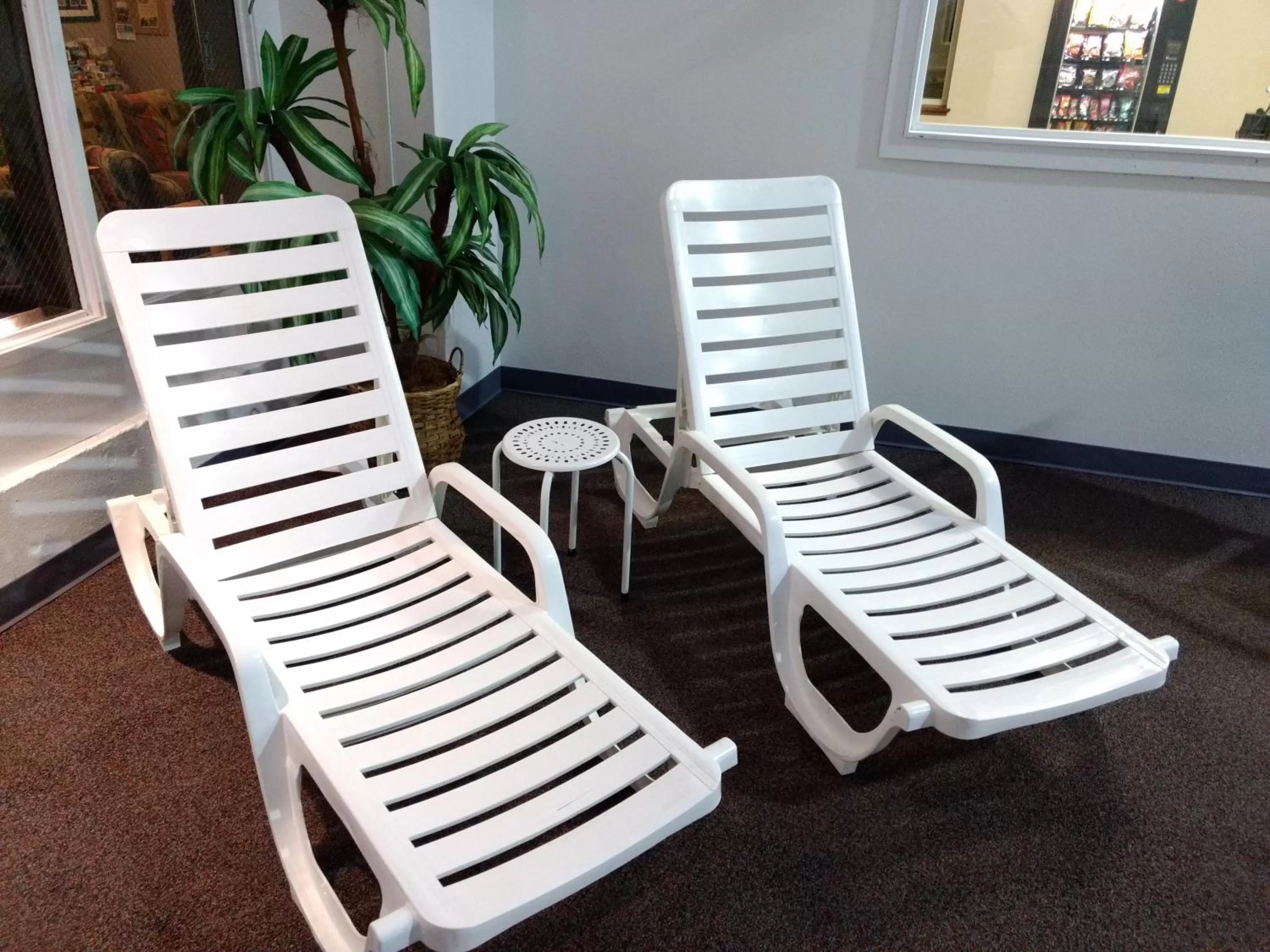 Swimming pool in Super 8 by Wyndham Custer/Crazy Horse Area