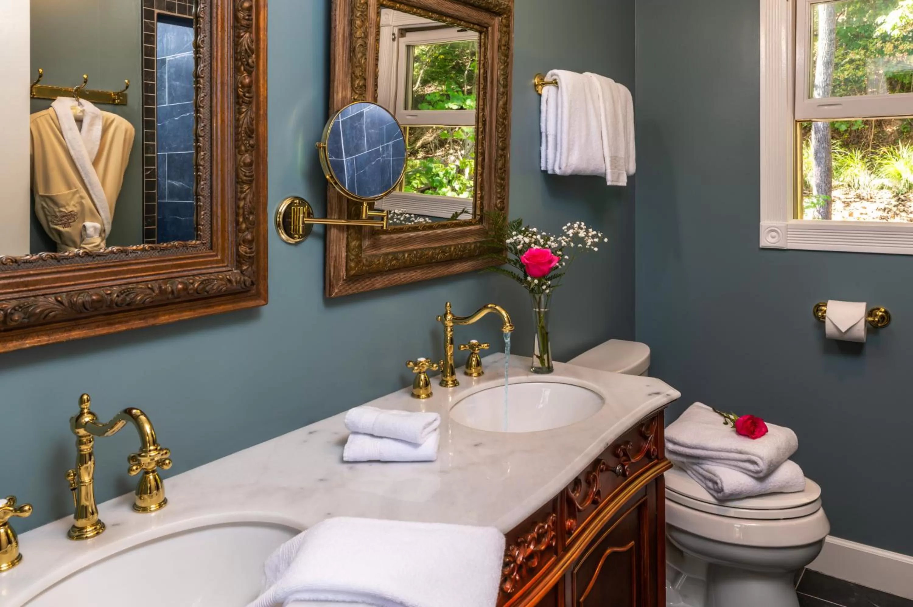 Bathroom in Arsenic and Old Lace Bed & Breakfast Inn