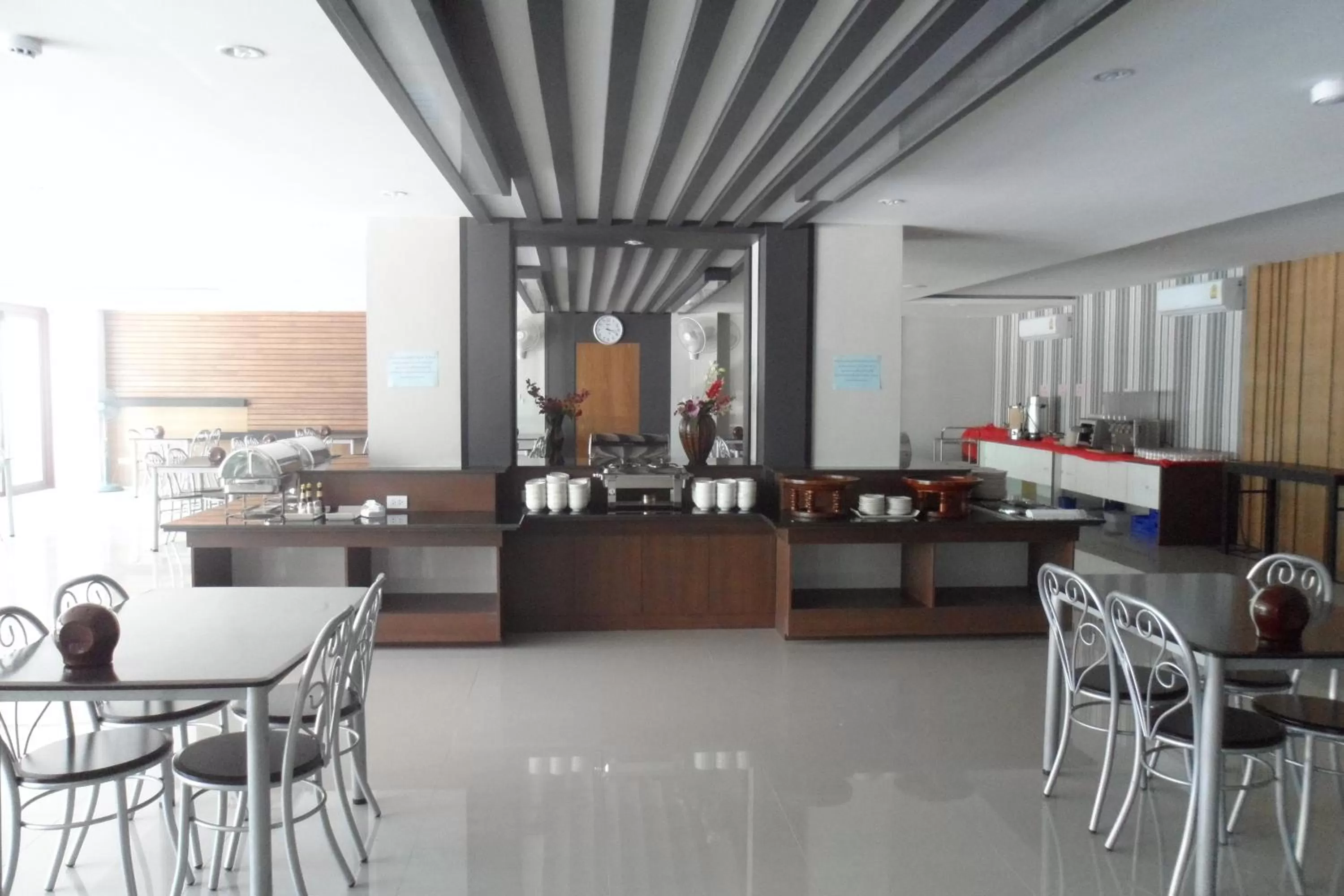 Restaurant/places to eat in Pangviman Place Resotel SHA Plus
