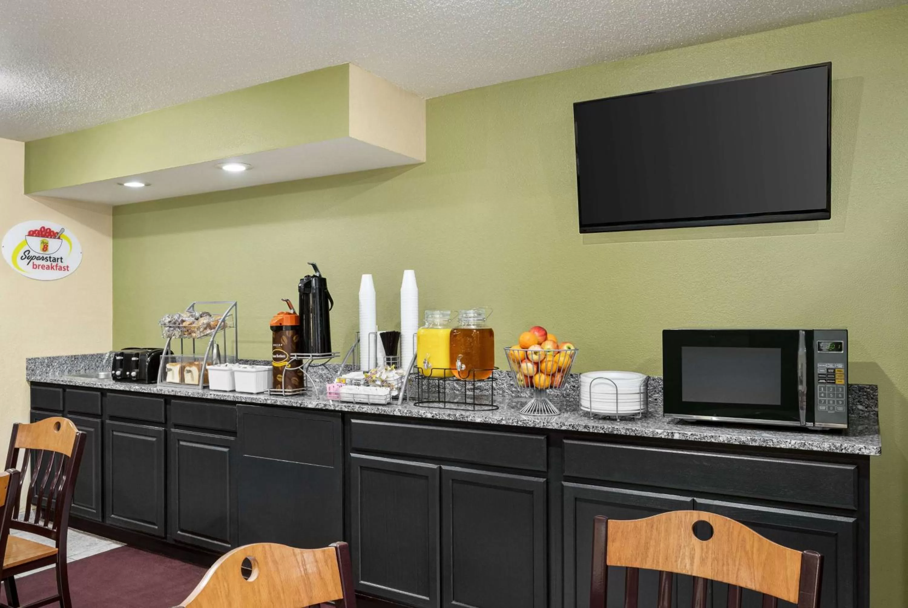 Breakfast in Super 8 by Wyndham Maysville KY