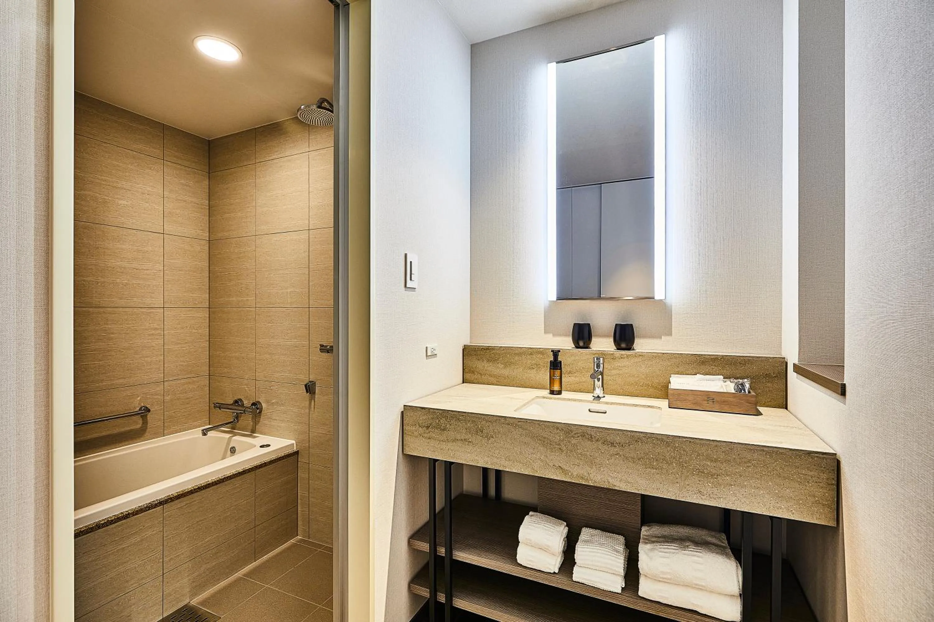 Standard Hollywood Twin Room - Non-Smoking in The Gate Hotel Kyoto Takasegawa by Hulic