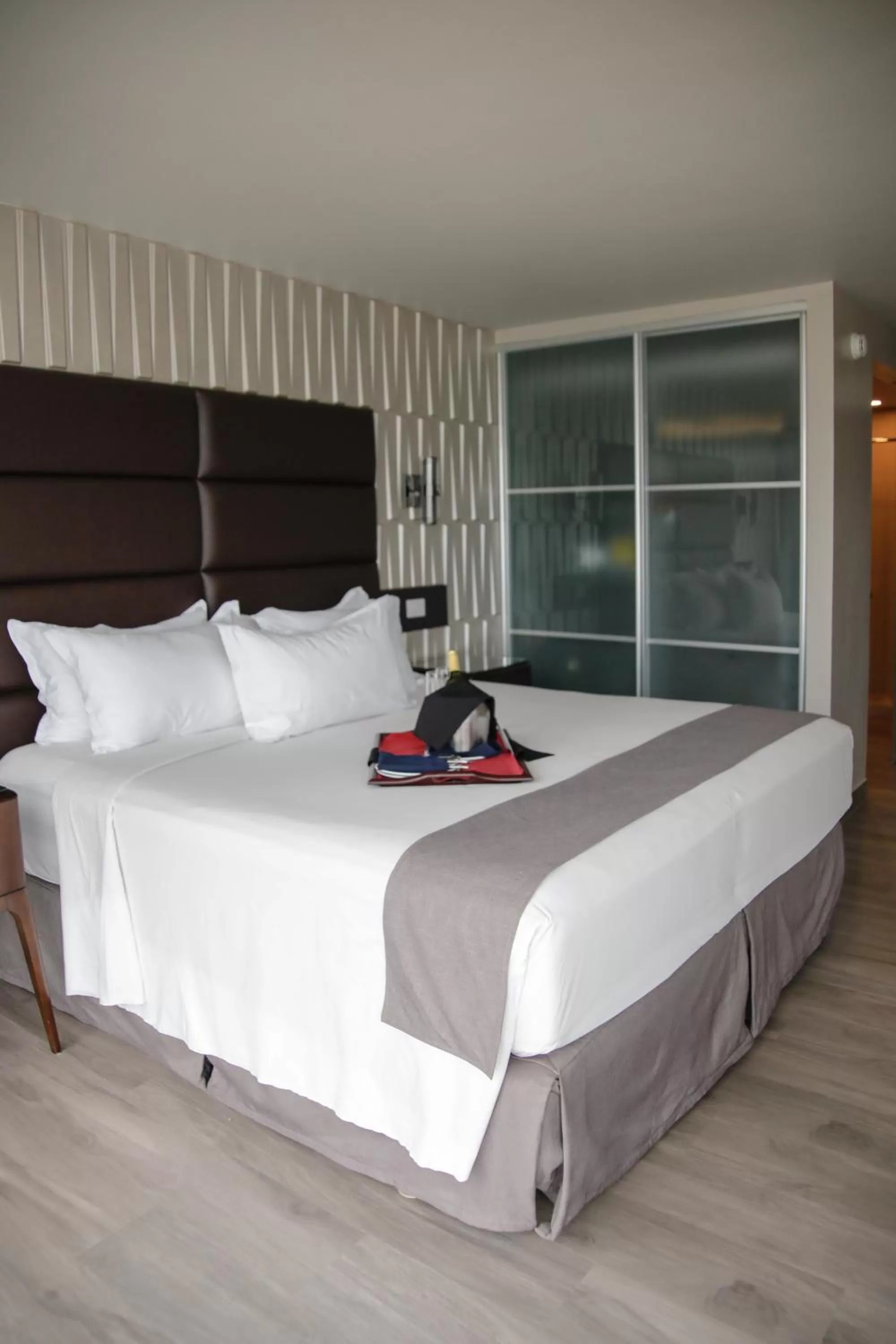 Bed in Plaza Paitilla Inn