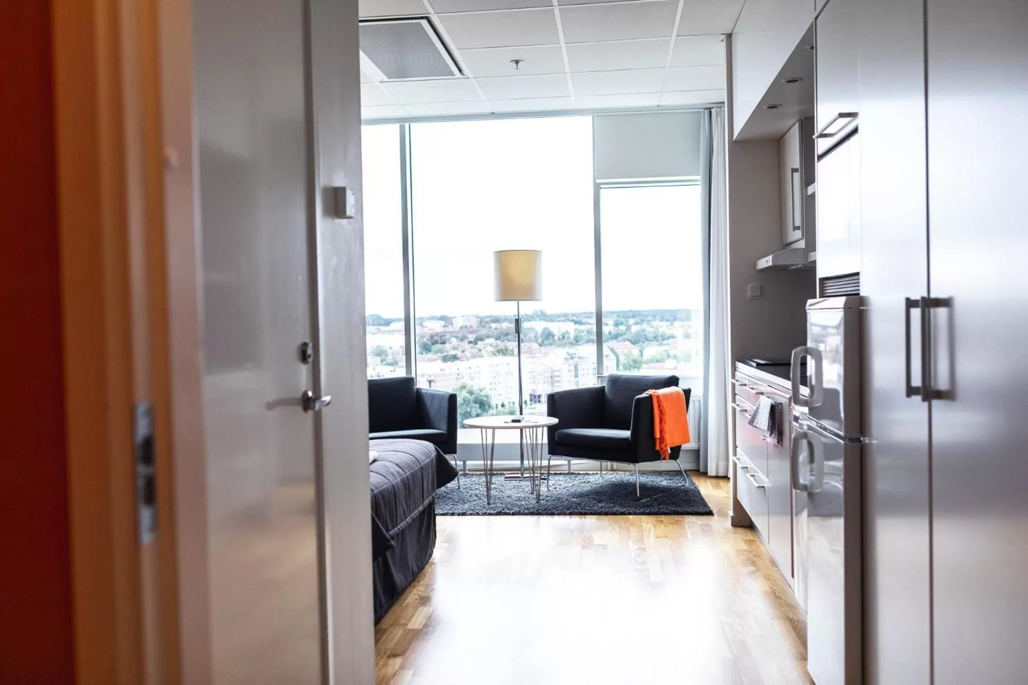 Kitchen or kitchenette, Bed in Sky Hotel Apartments Tornet