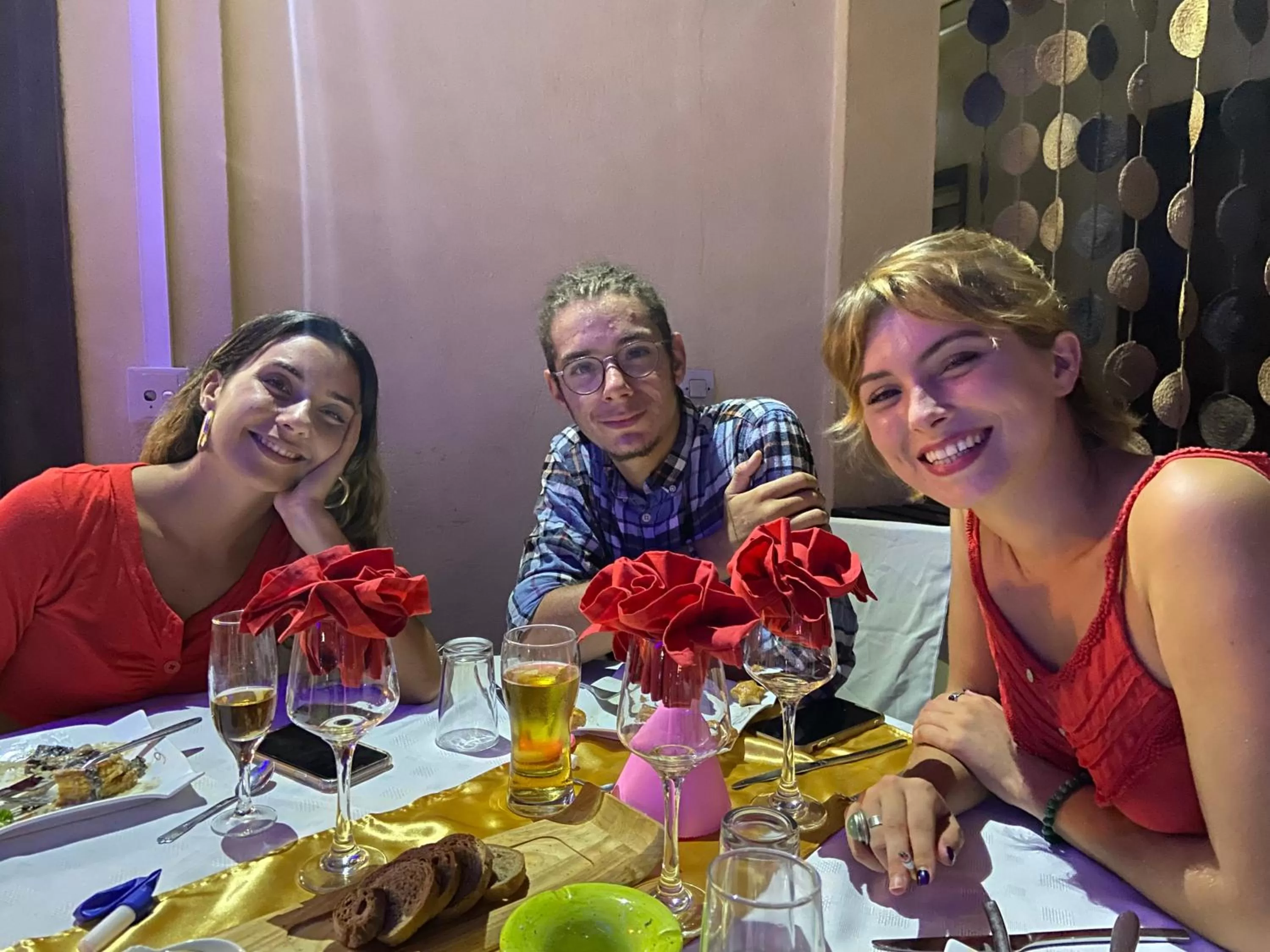 People in Hôtel Restaurant Coco Lodge Majunga