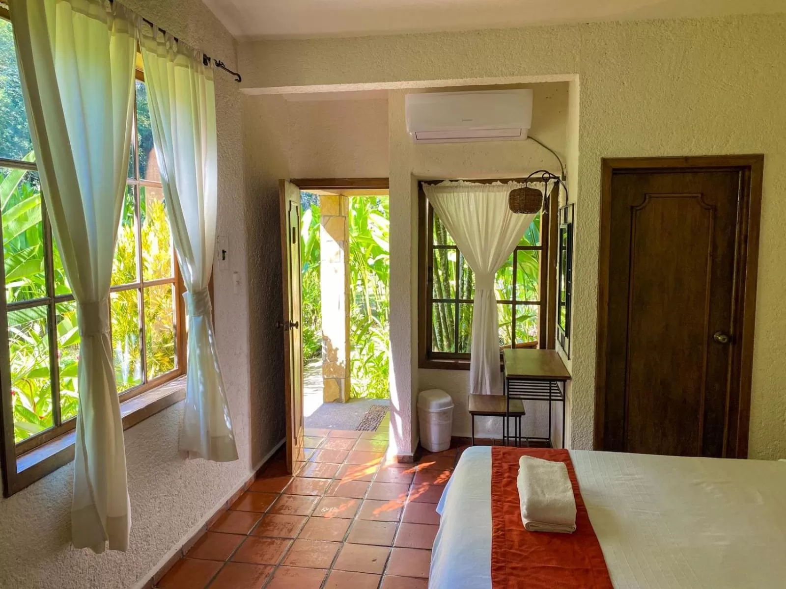 Bed in Hotel Maya Bell