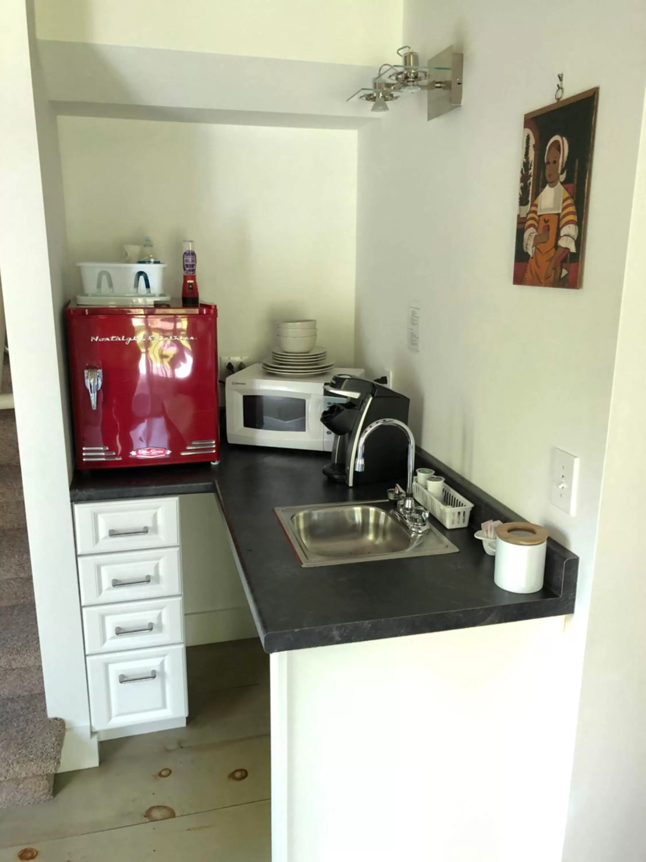 Kitchen or kitchenette in Shoreham Inn Bed & Breakfast