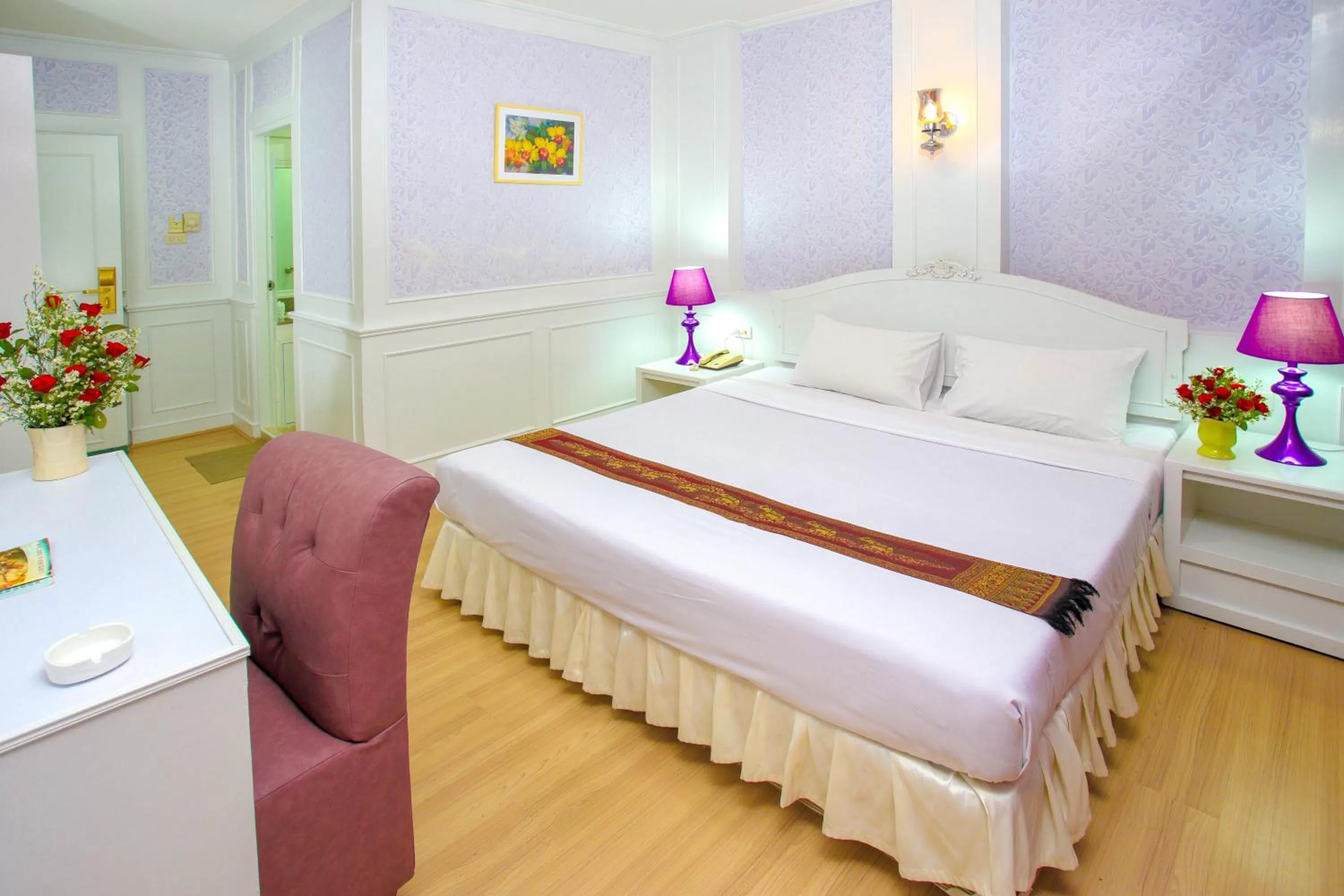 Bed in PJ Watergate Hotel