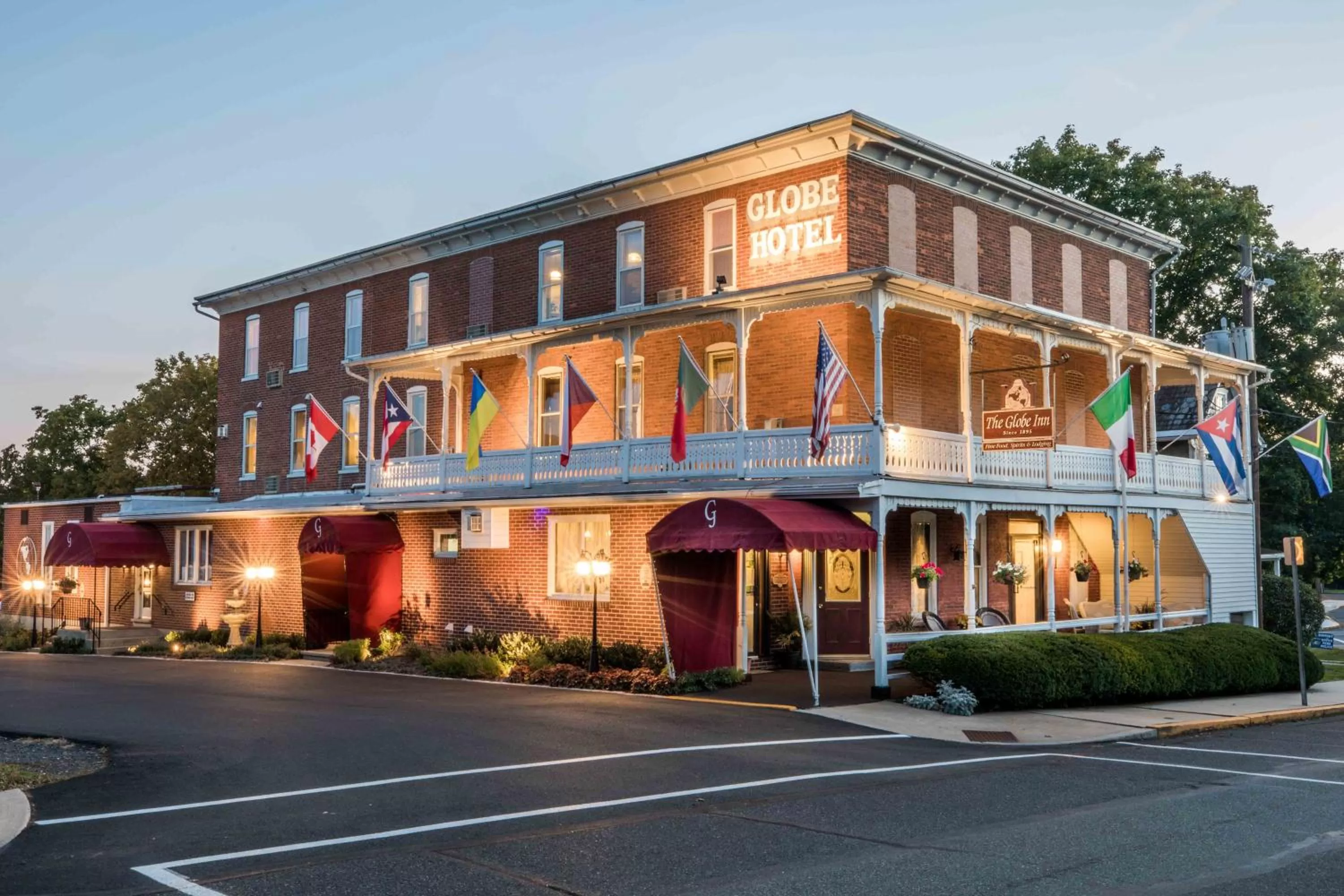 Facade/entrance in The Globe Inn