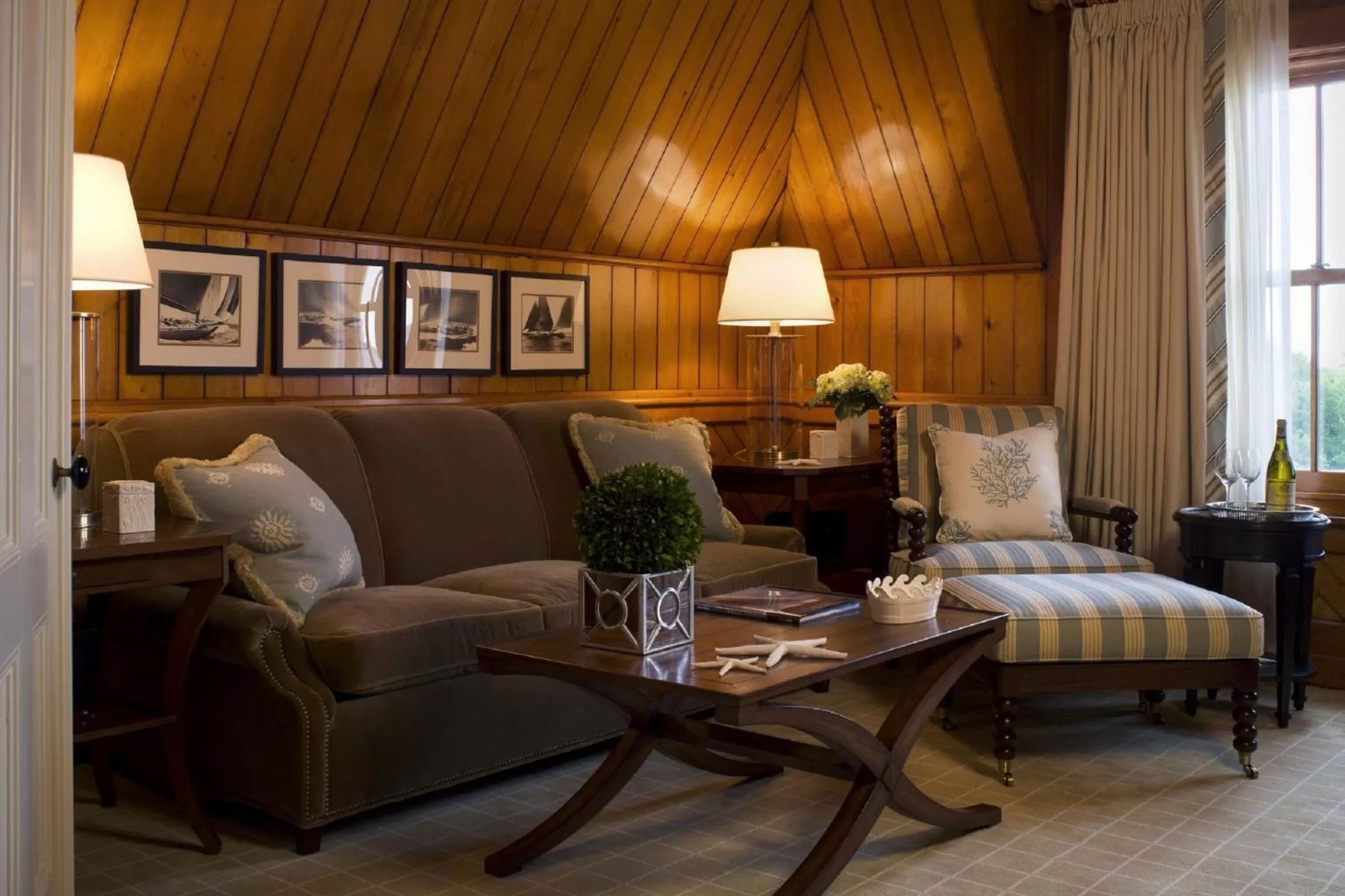 Living room in Castle Hill Inn