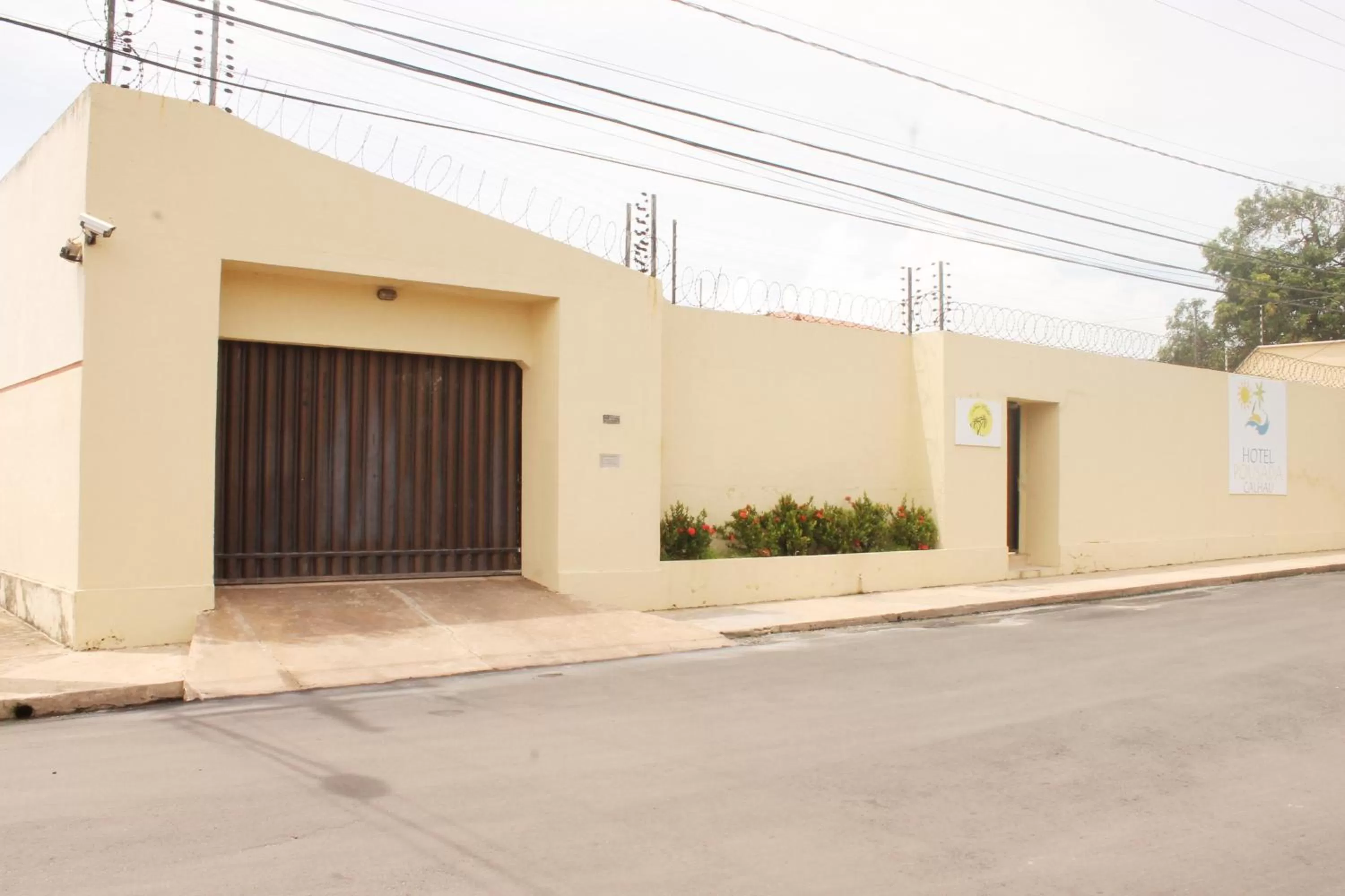 Property building in Hotel Pousada Calhau