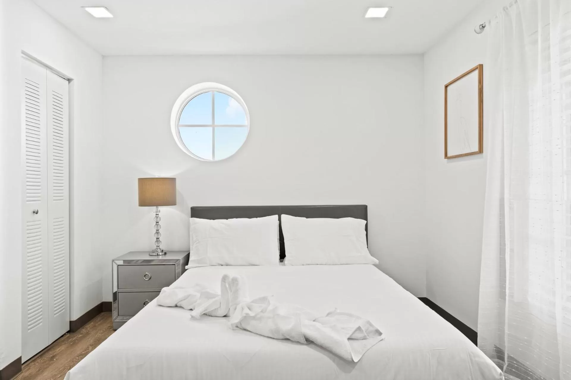 Bed in Sunset Inn-South Miami