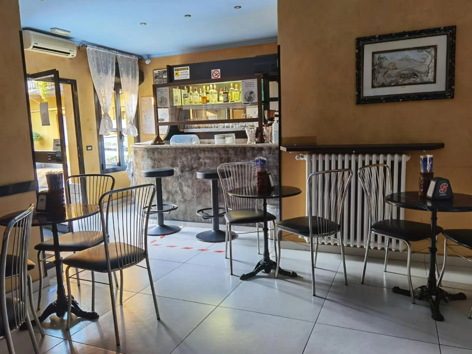 Lounge or bar in Hotel Bonola