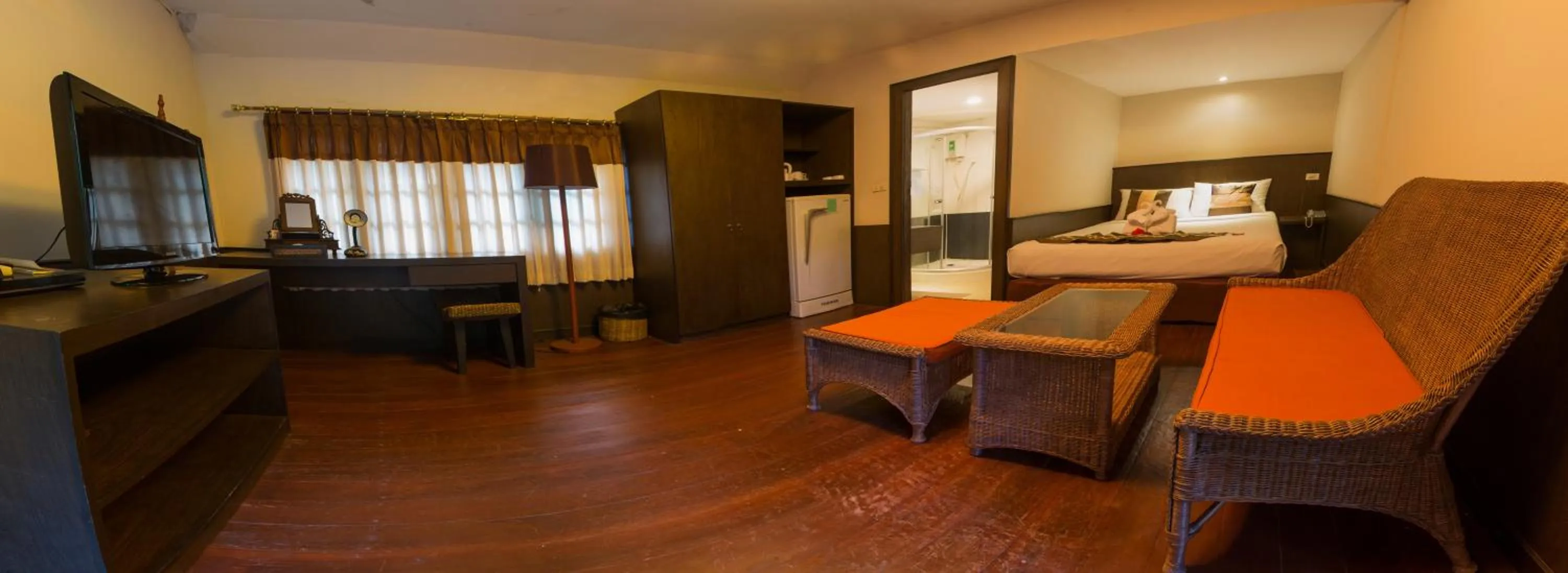 Living room, Bed in Inrawadee Resort