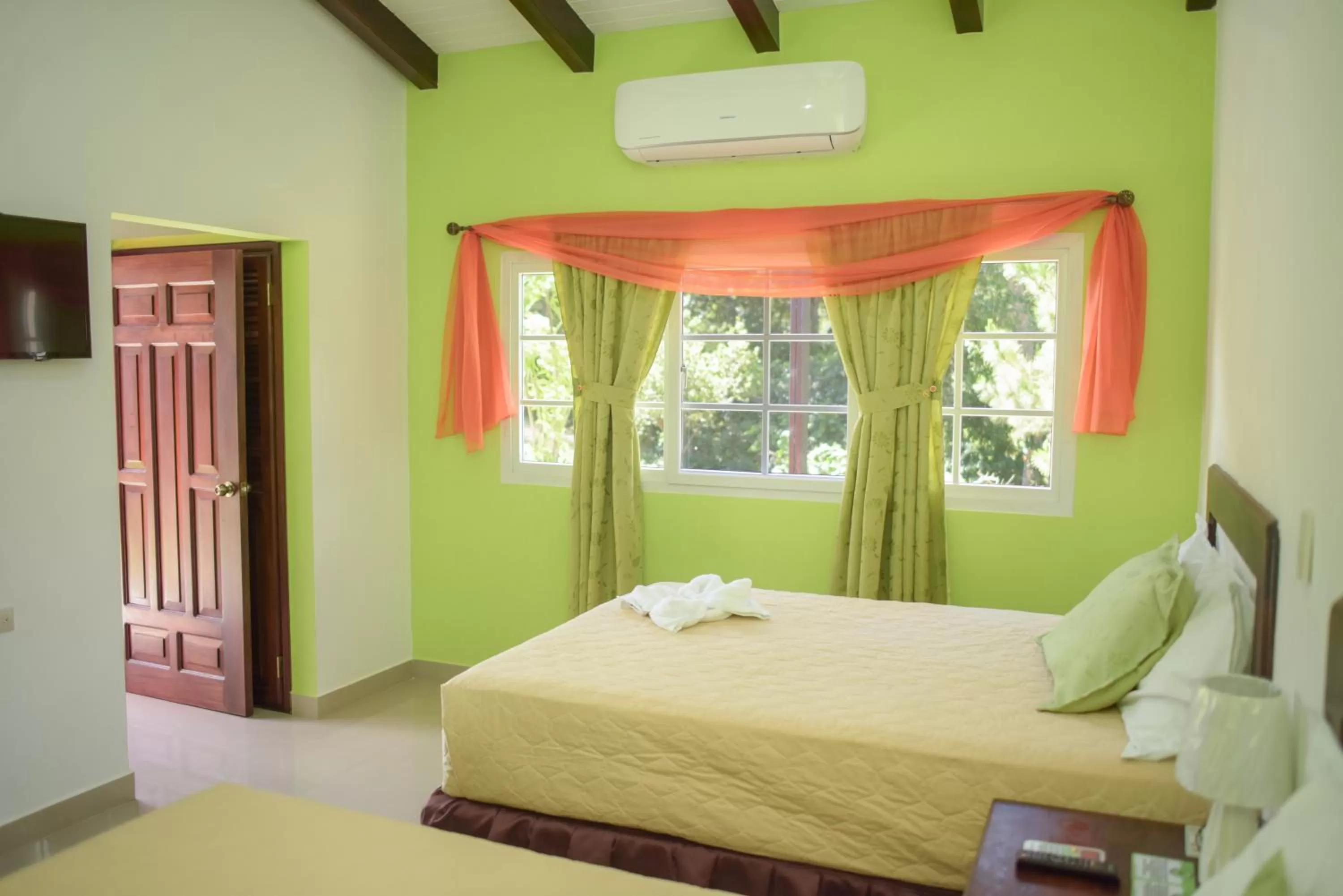 Photo of the whole room, Bed in Hotel de Campo Villa de Ada