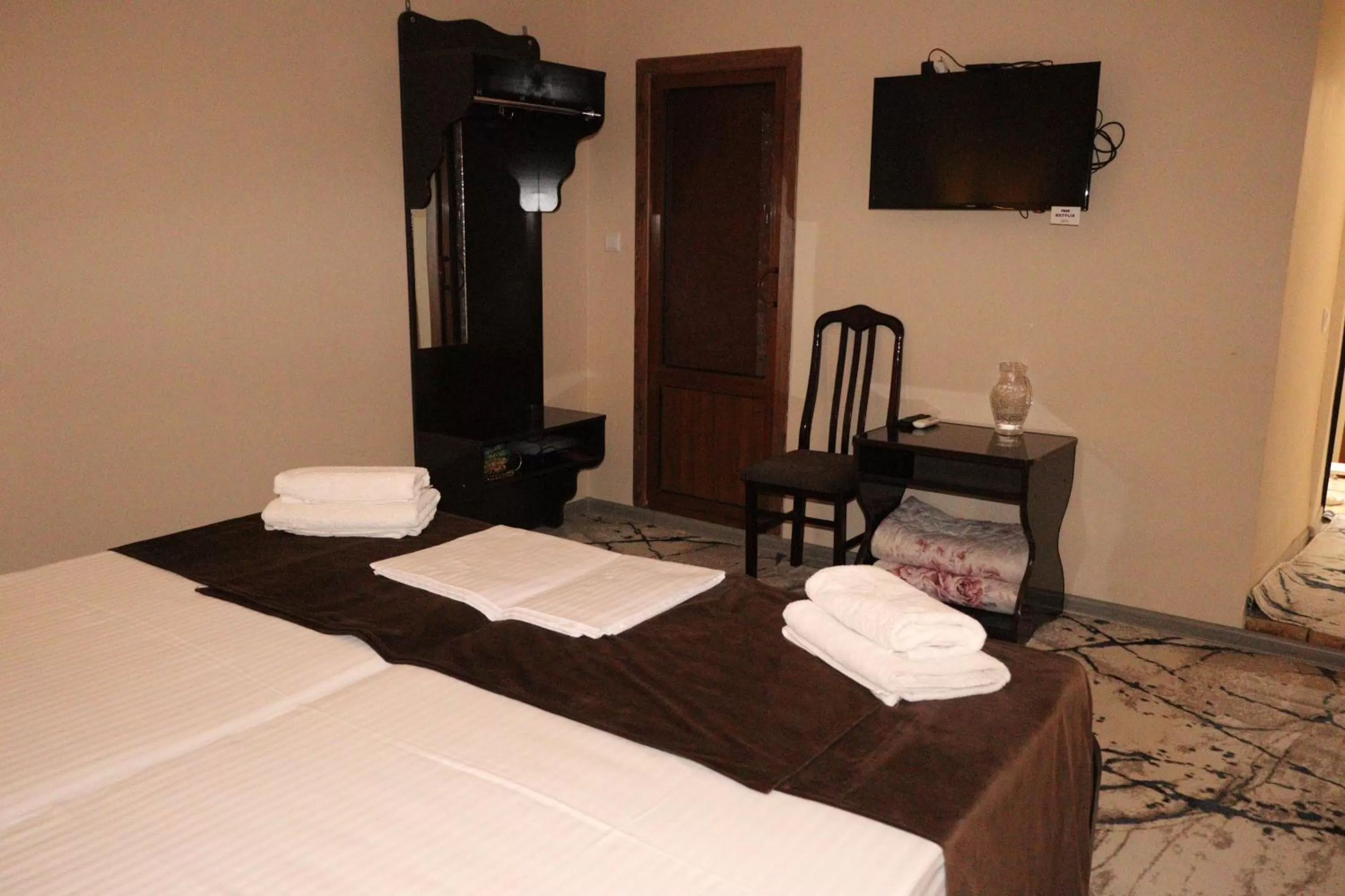 TV and multimedia, TV/Entertainment Center in Al Bukhari