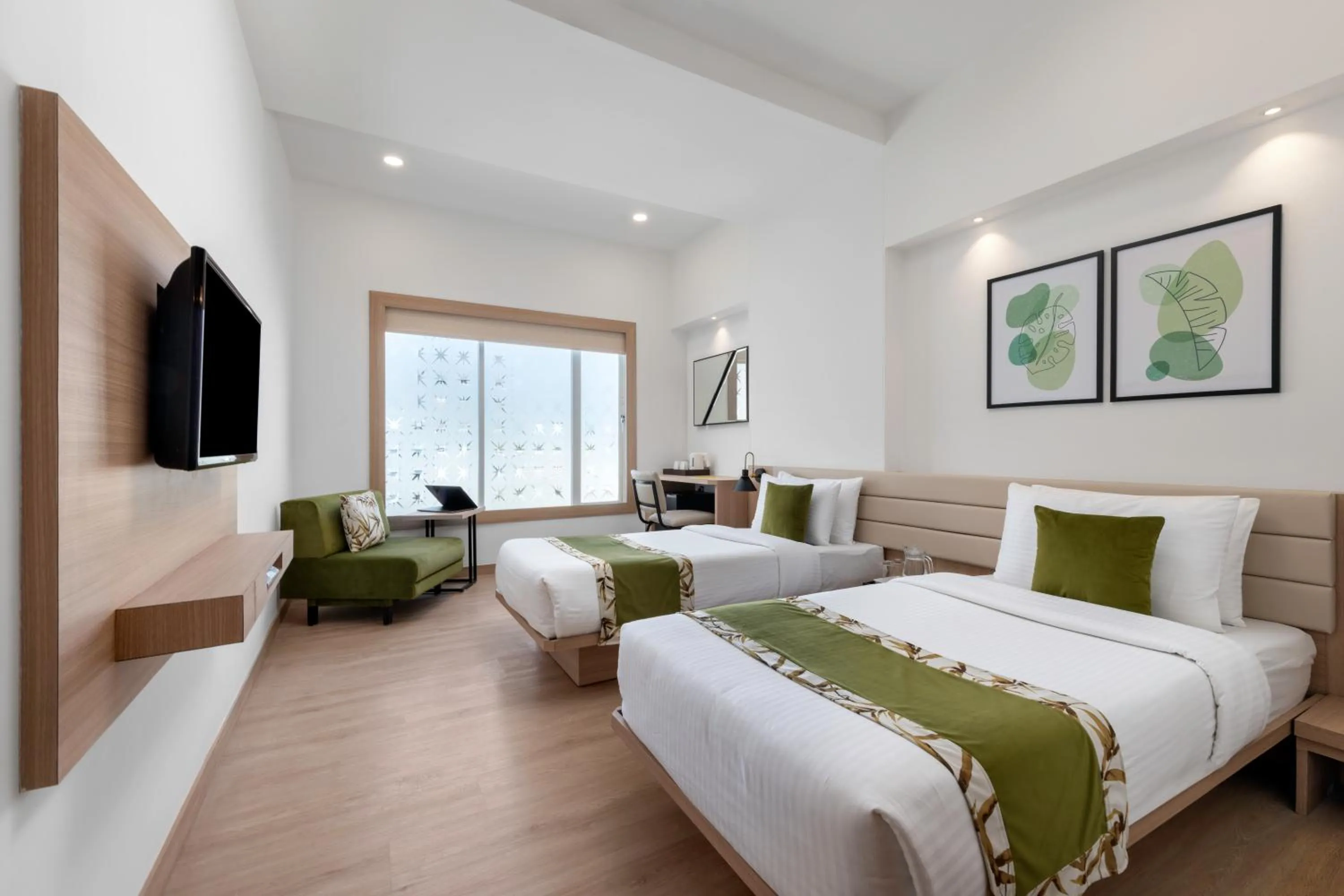 Bed in Lemon Tree Hotel, Vadodara