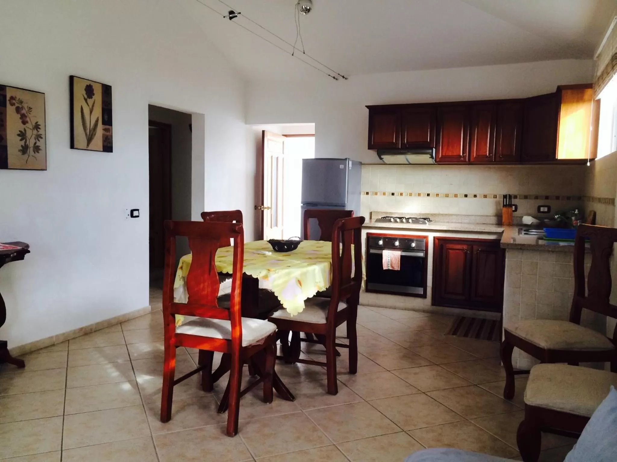 Living room, Dining Area in Hotel Villa Capri