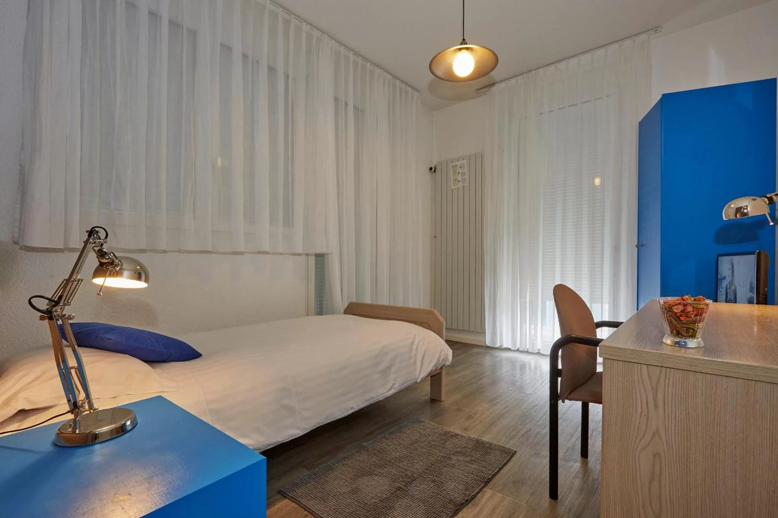 Photo of the whole room, Bed in Les Chambres du CTN
