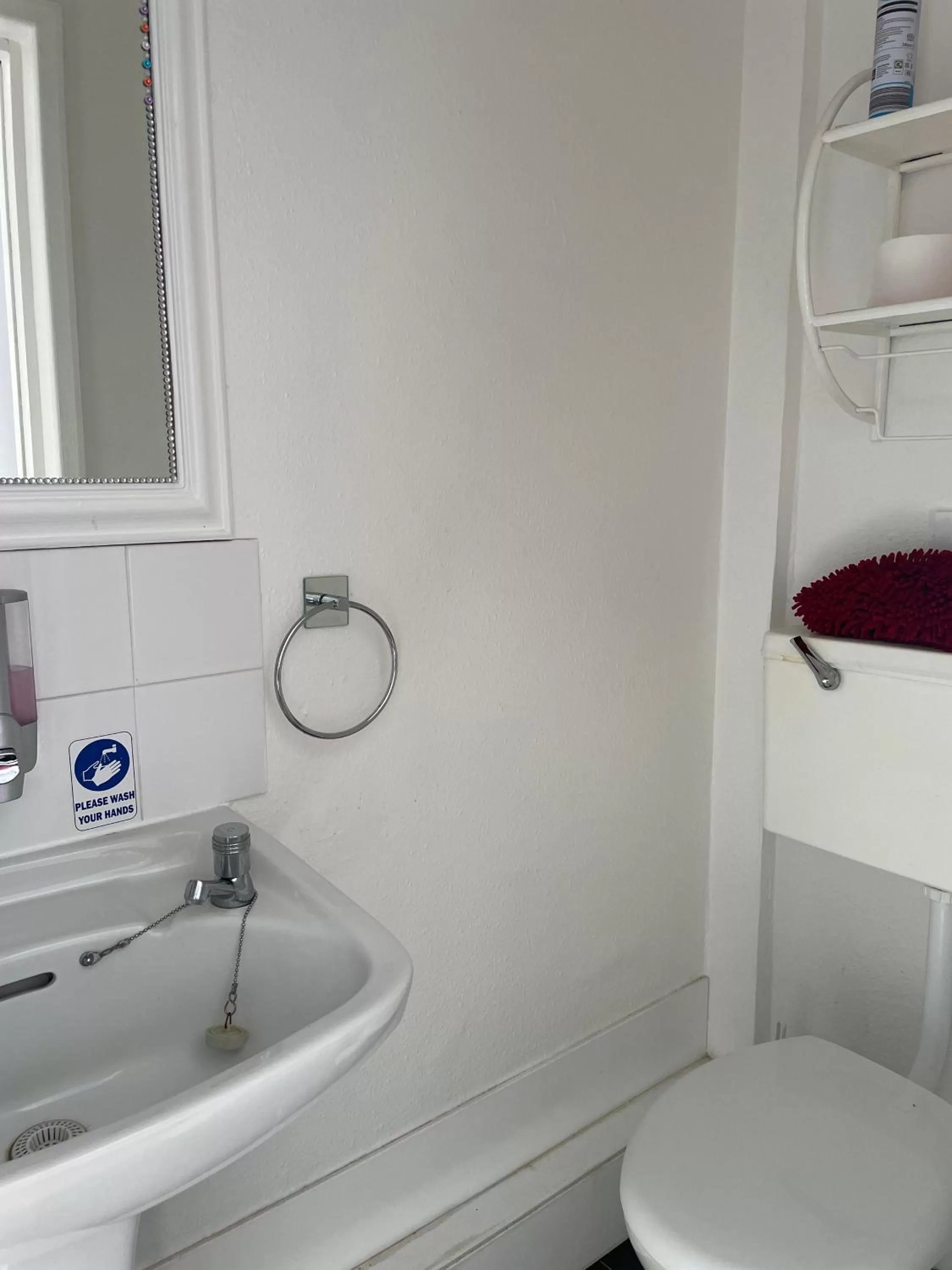 Bathroom in Whiteways Guest House