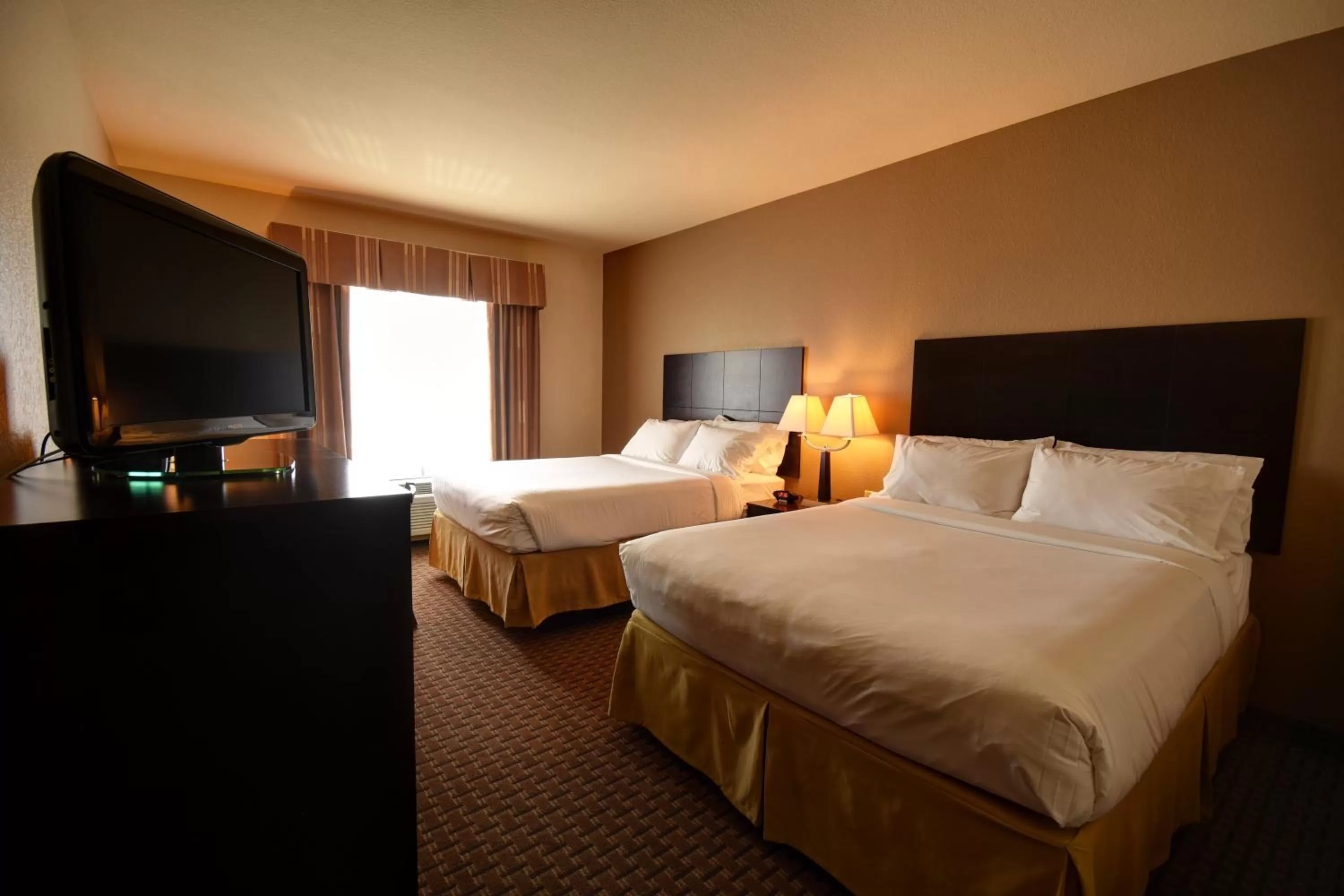 Queen Room with Two Queen Beds and Roll-In Shower - Disability Access in Holiday Inn Express Del Rio, an IHG Hotel