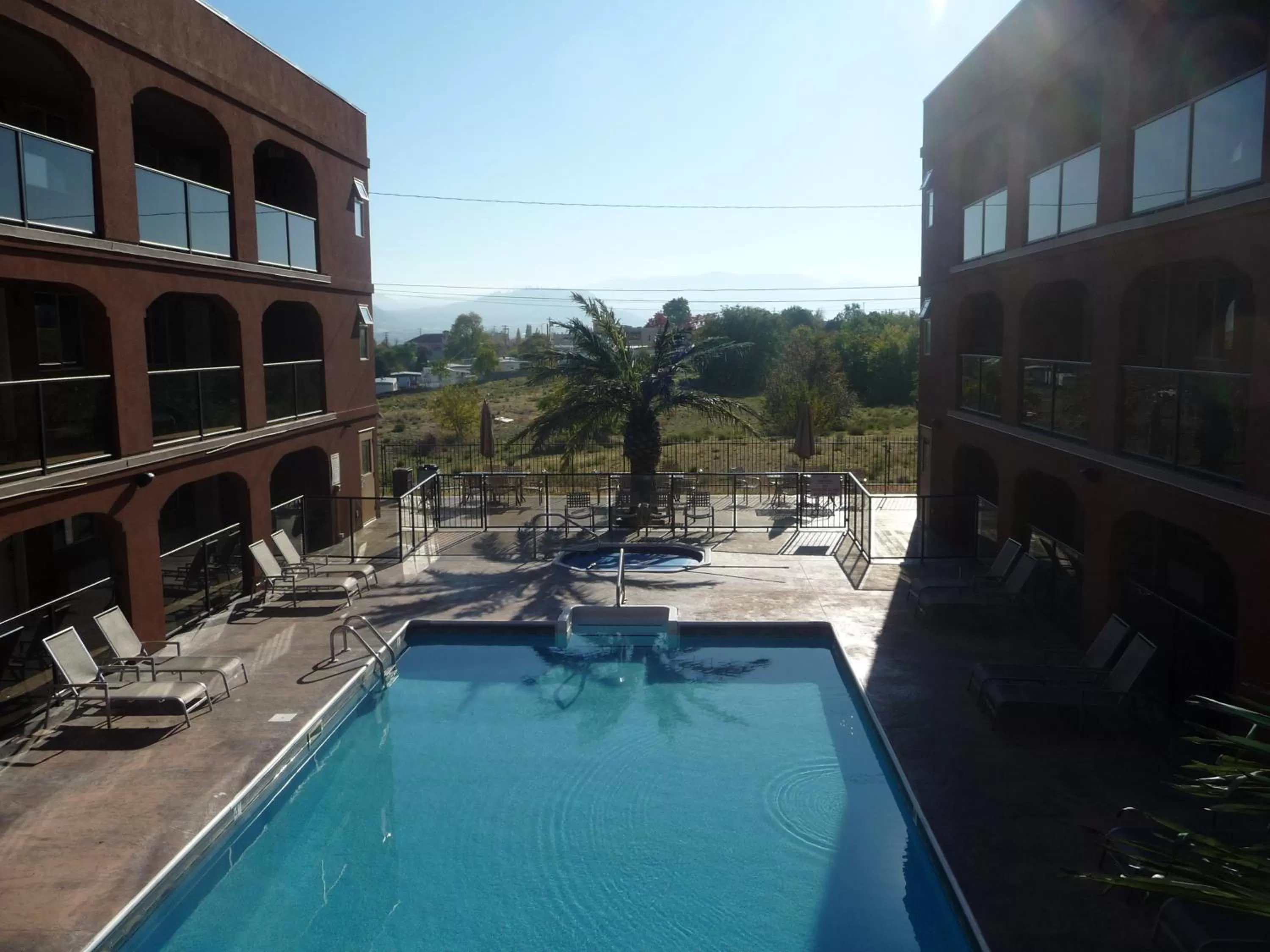 Facade/entrance, Pool View in Super 8 by Wyndham Osoyoos