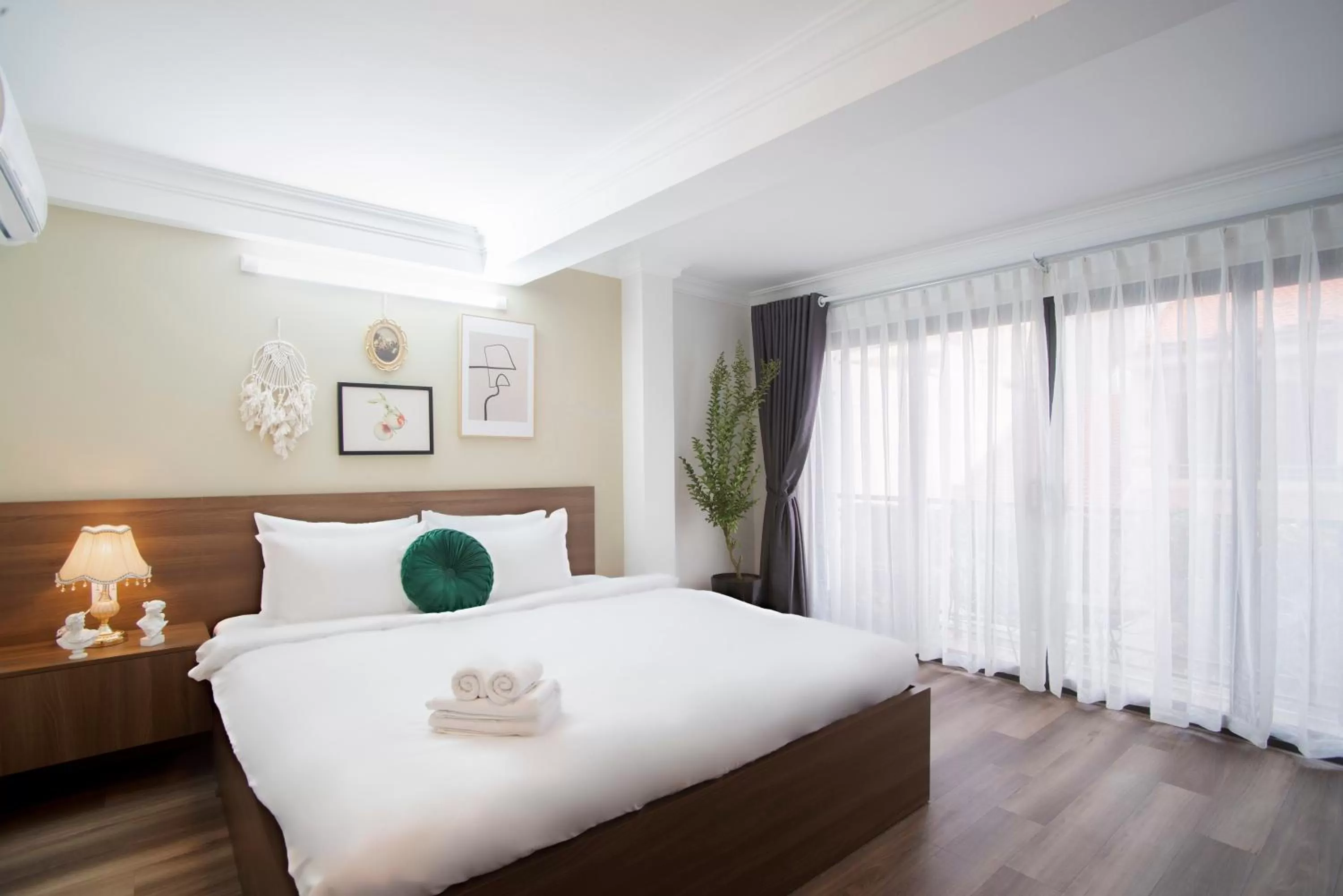 Bed in SAZI BEN THANH Hotel HCM