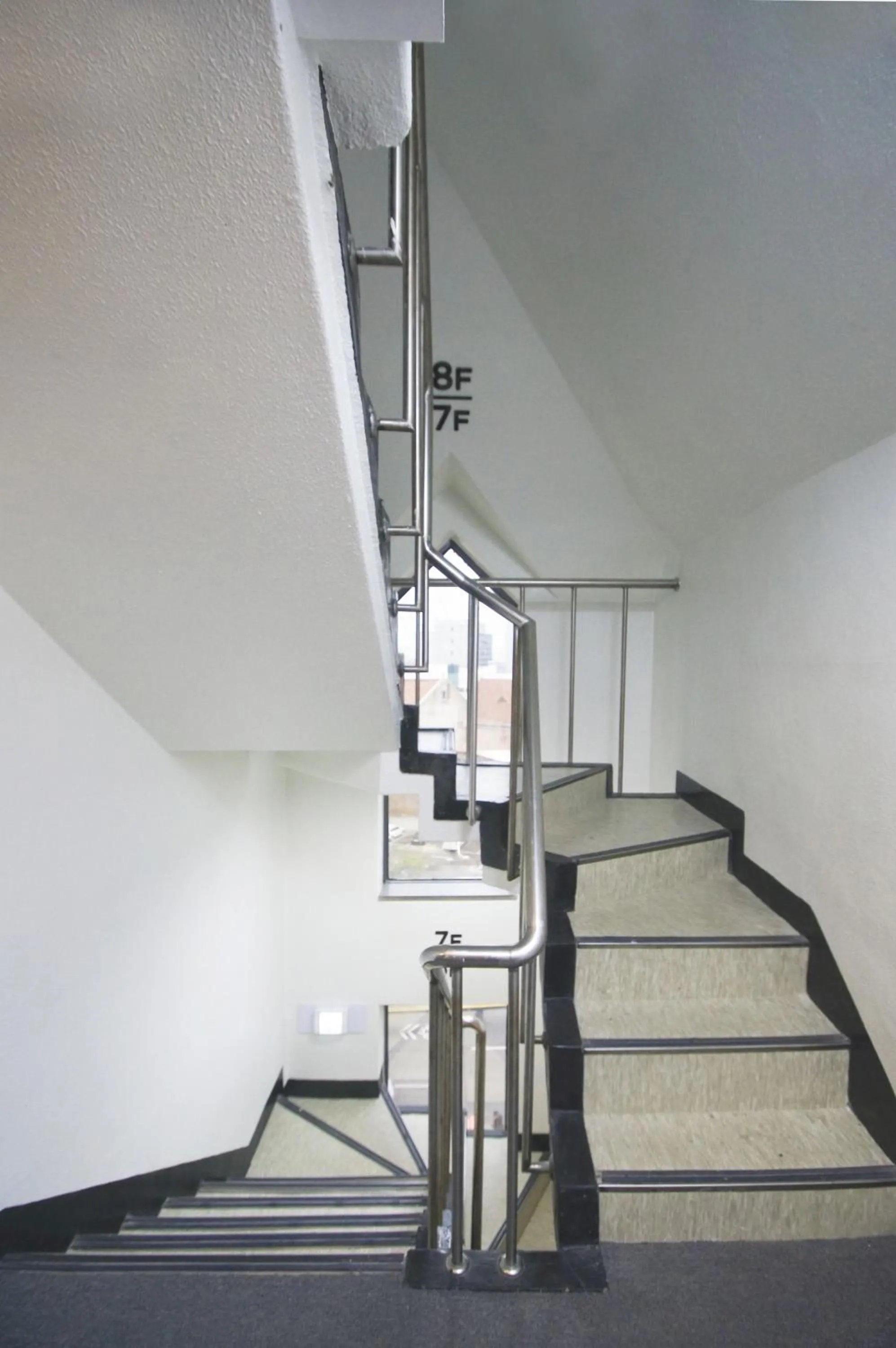 Area and facilities in Ehwa In Myeongdong