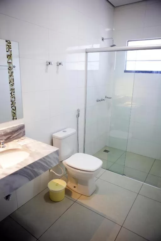 Bathroom in Regional Plaza Hotel Event Park