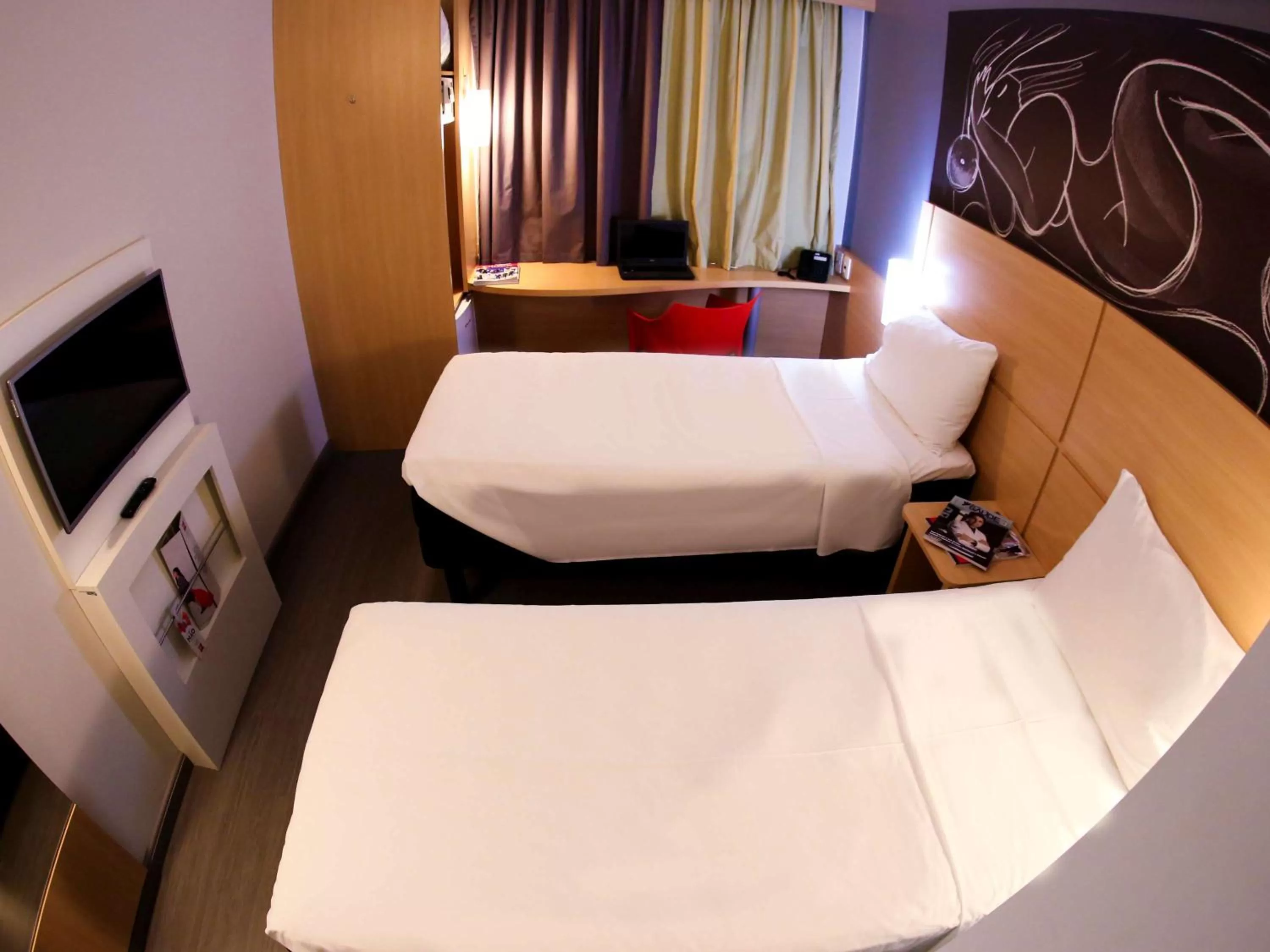 Photo of the whole room, Bed in ibis Jatai