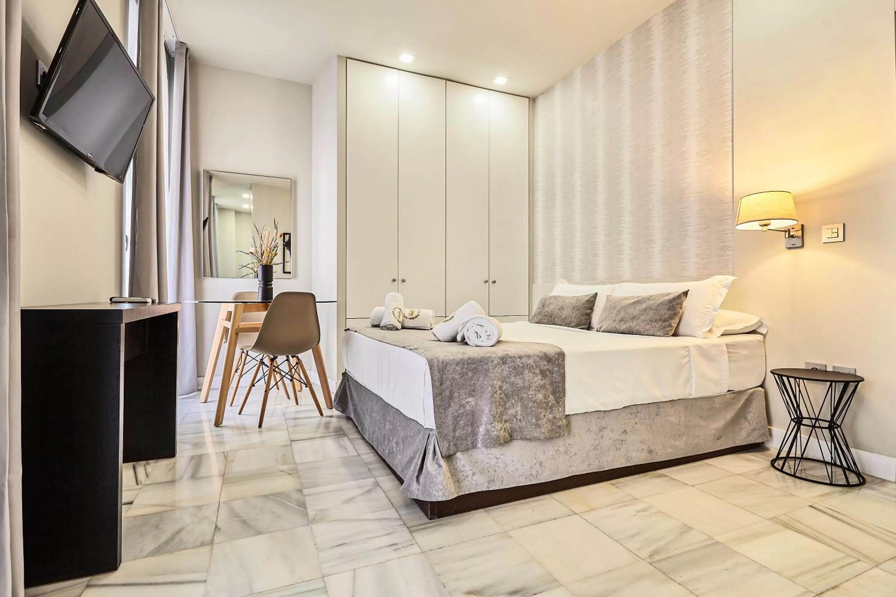 Bed in Hello Alicante Apartamentos