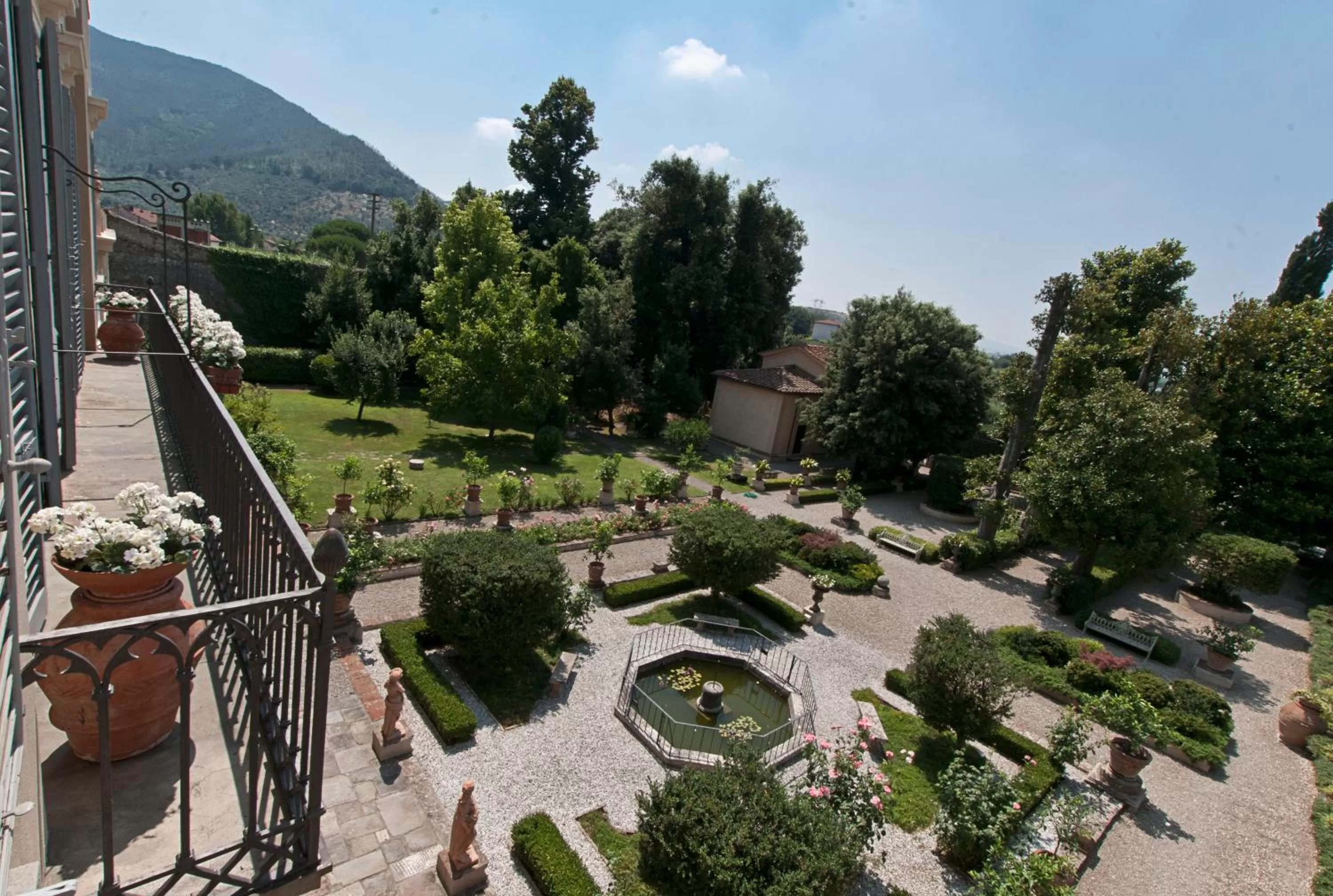 Garden view in Villa Scorzi - Relais de Charme