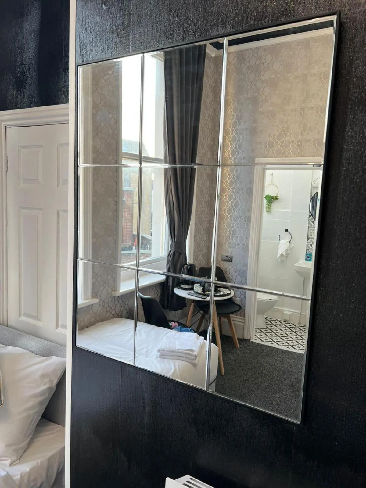 Bathroom in OYO Marine Parade Hotel, Eastbourne Pier