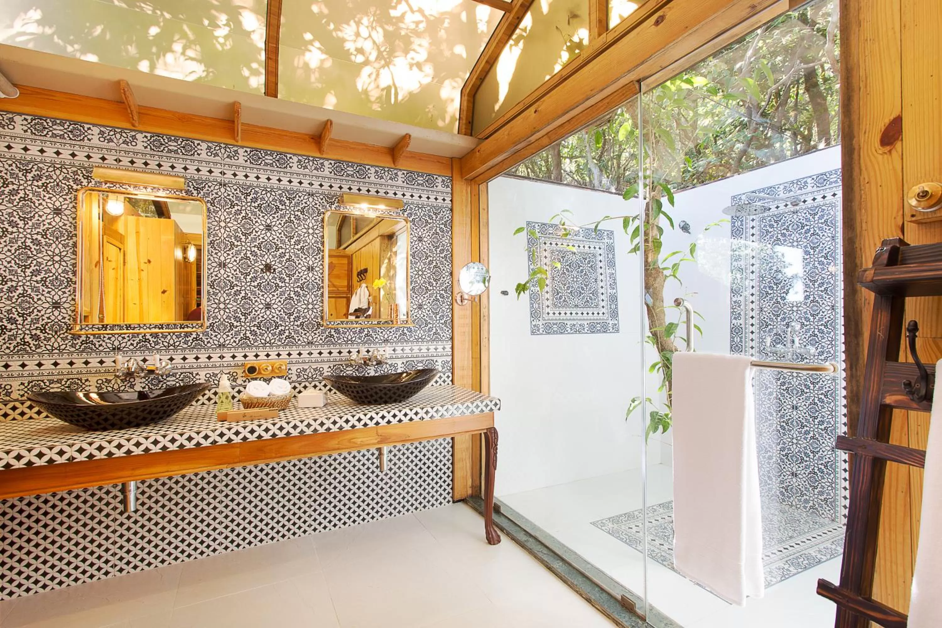 Shower in The Machan