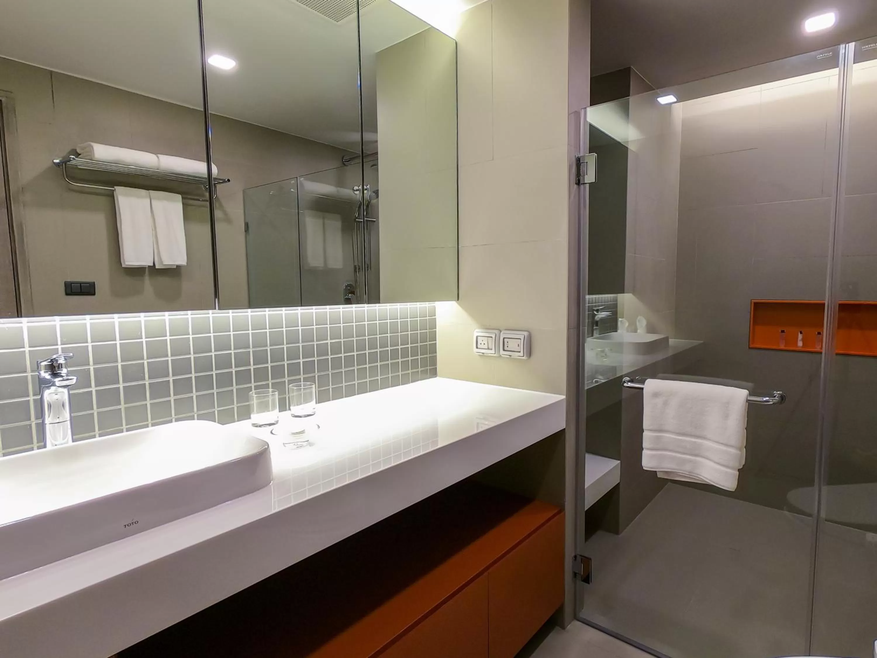 Shower in Oakwood Residence Sukhumvit Thonglor Bangkok