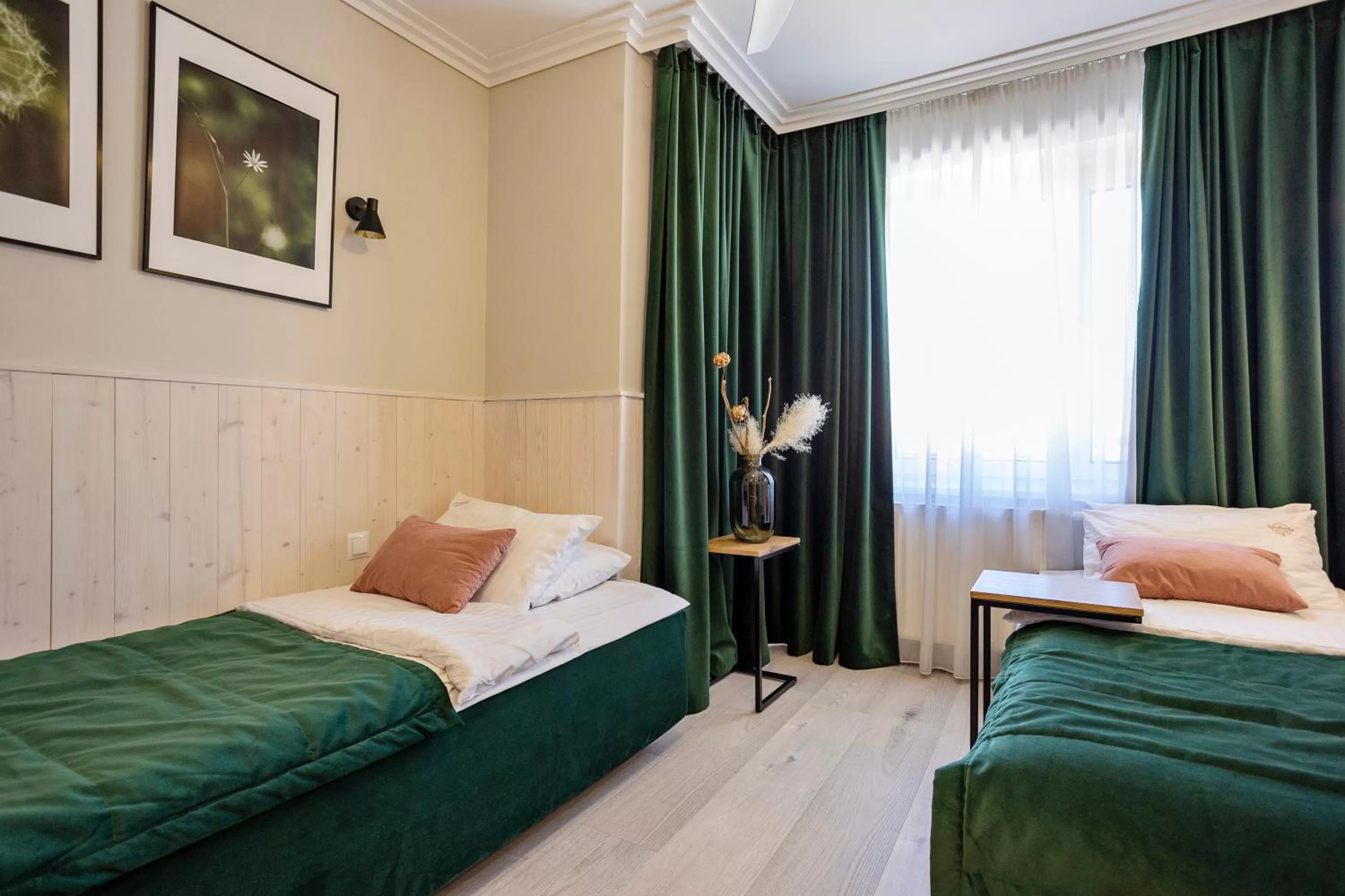 Photo of the whole room, Bed in Szuflada