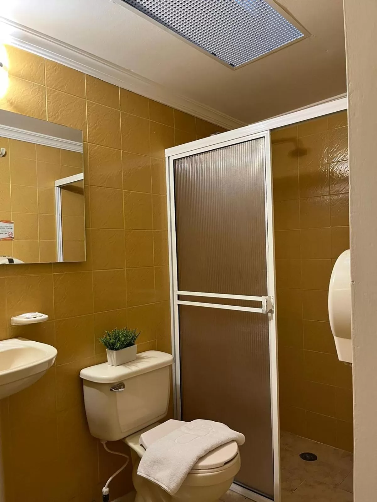 Bathroom in Hotel El Viajero Centro