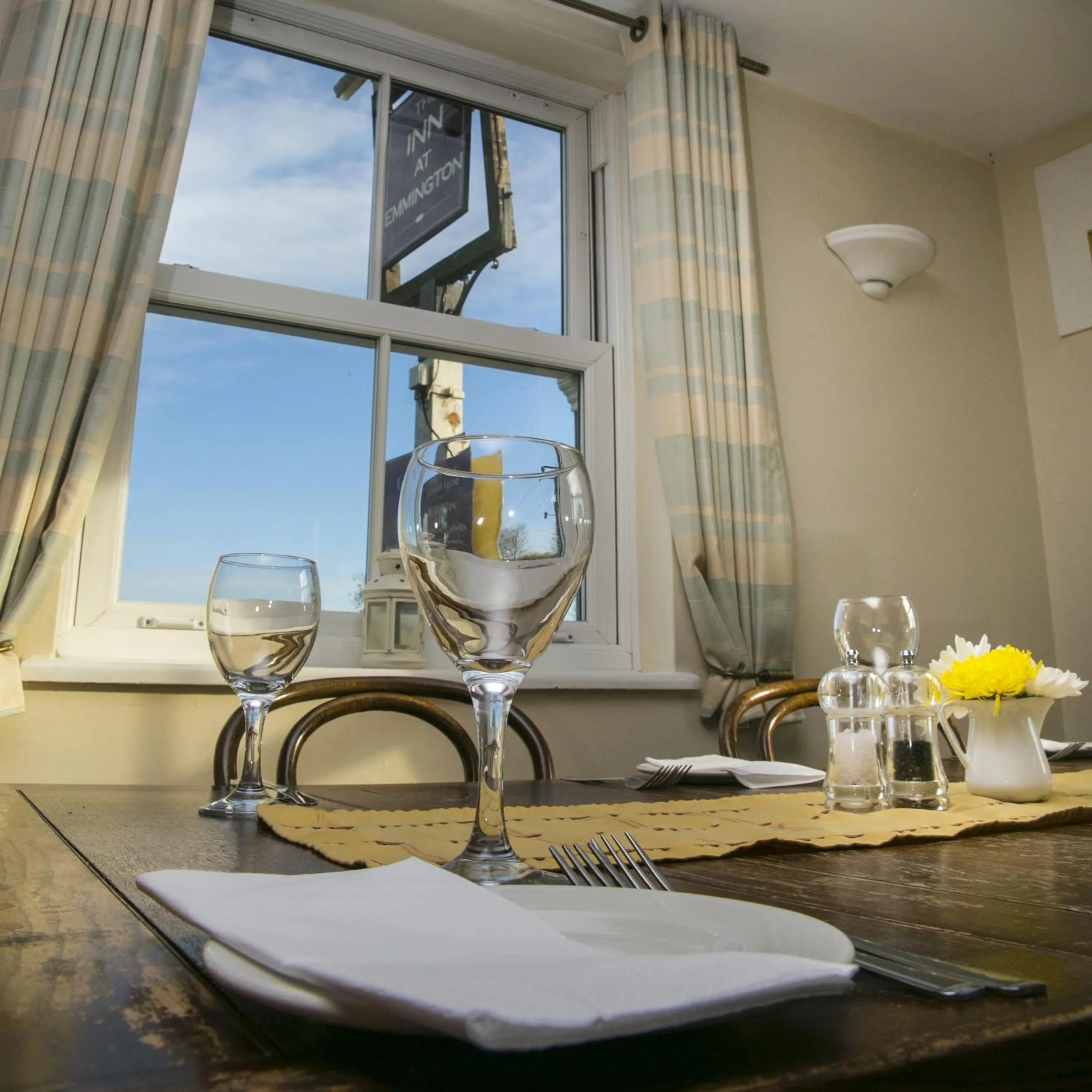 Restaurant/places to eat in The Inn at Emmington