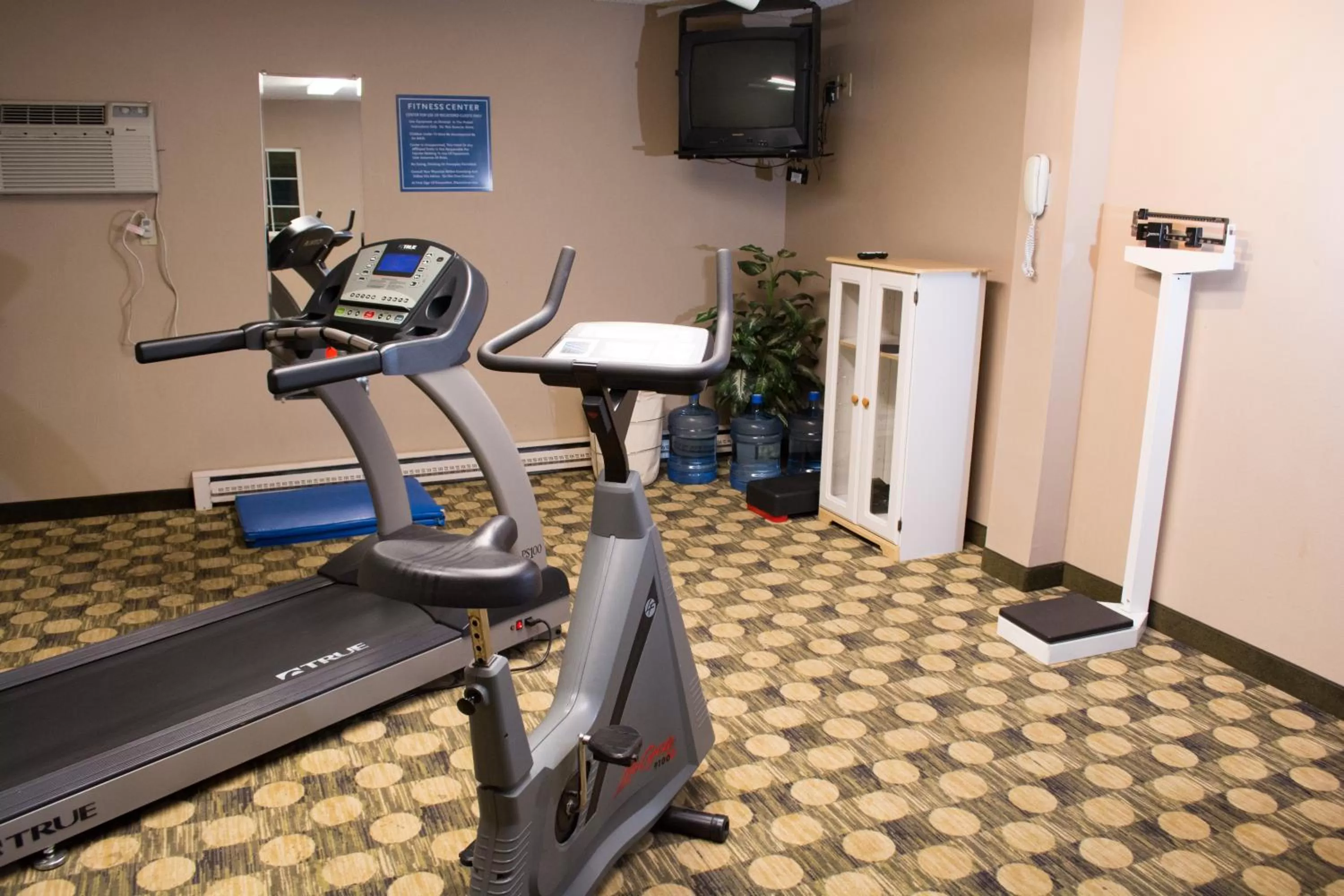 Fitness centre/facilities in Days Inn by Wyndham Klamath Falls