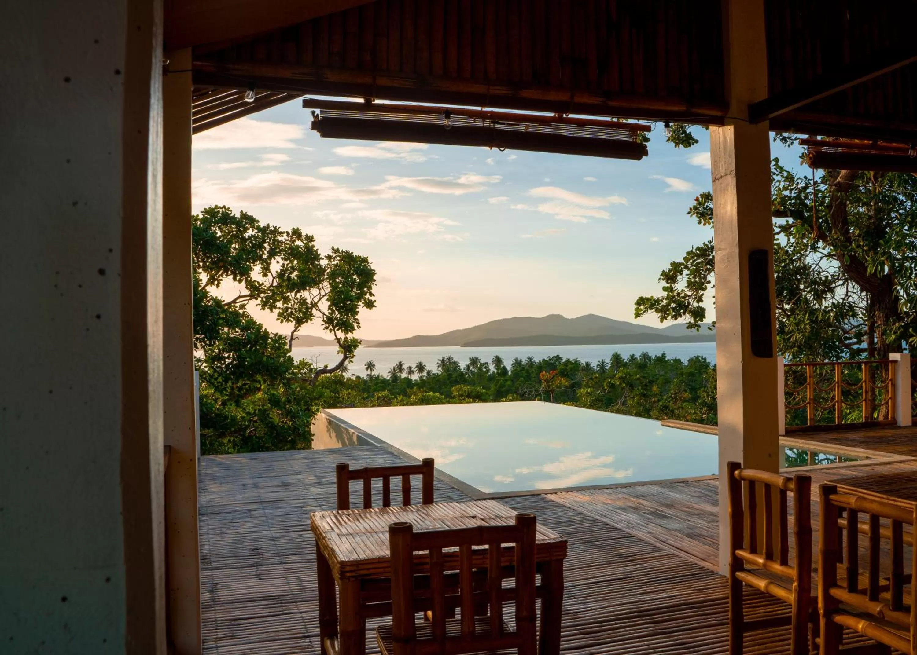 Restaurant/places to eat in Ocean Green Eco Lodge