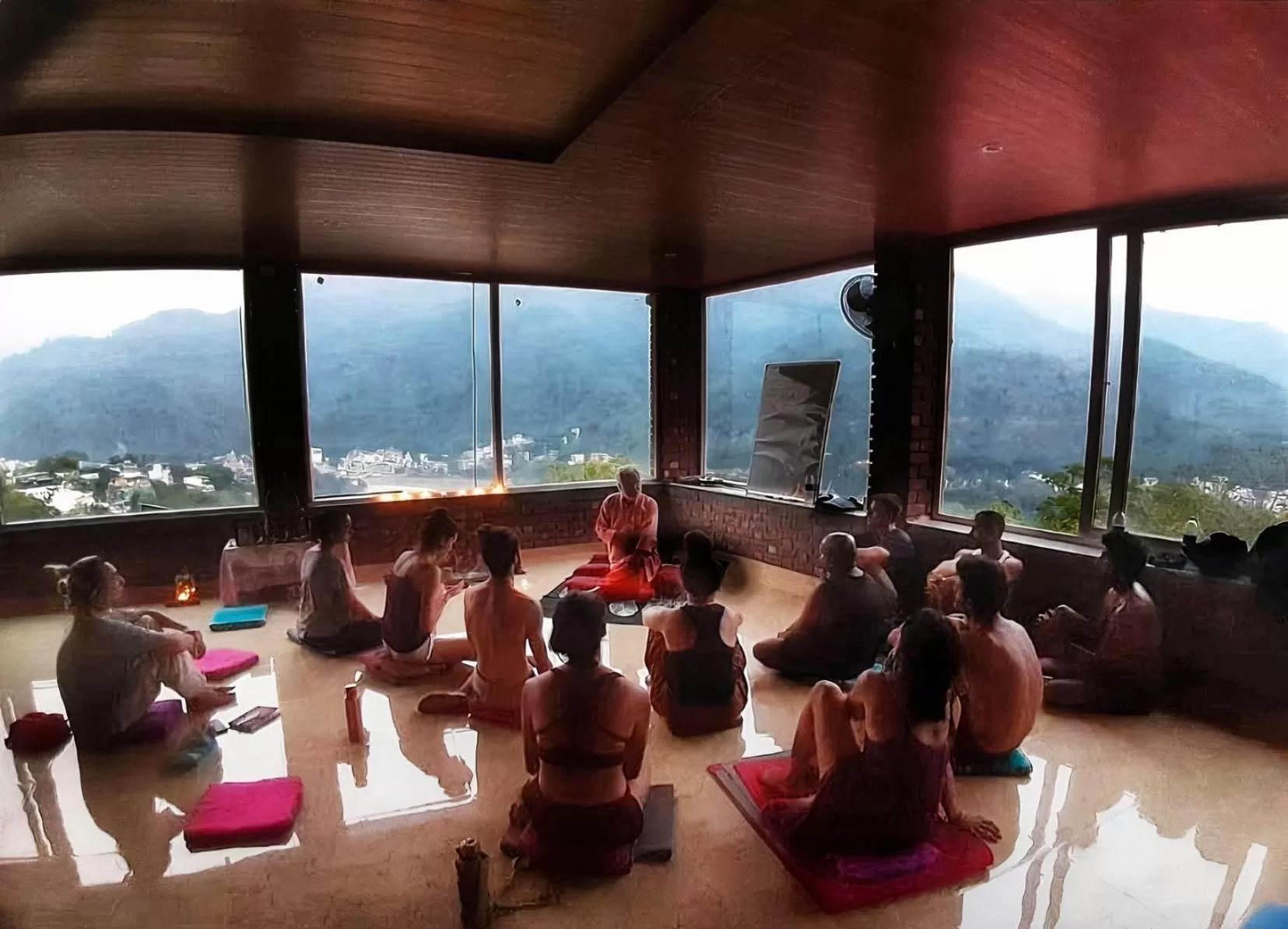 Fitness centre/facilities in Hill Top Swiss Cottage