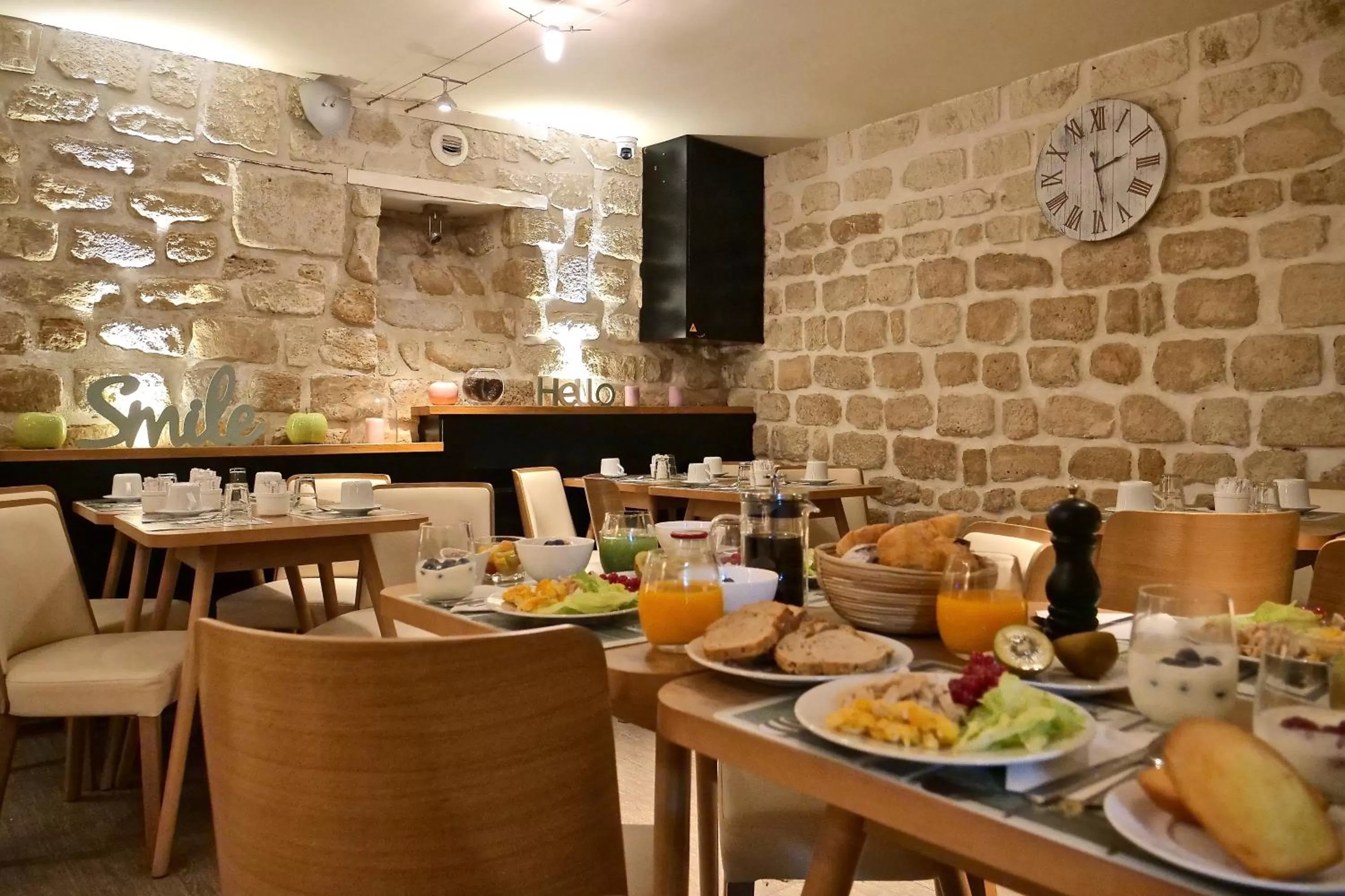 Buffet breakfast in Hôtel de Bellevue Paris Gare du Nord