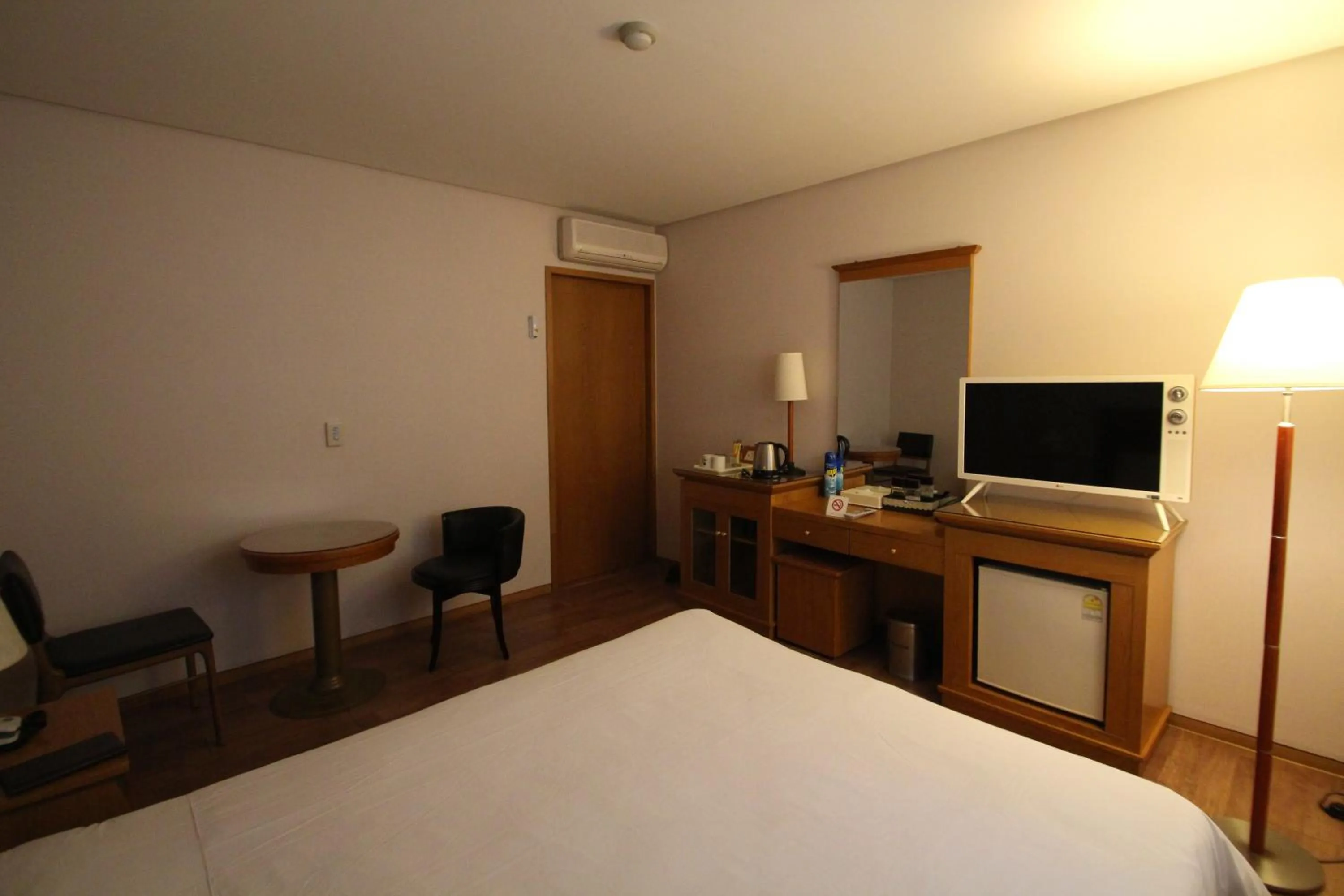 Photo of the whole room in Daedong Hotel