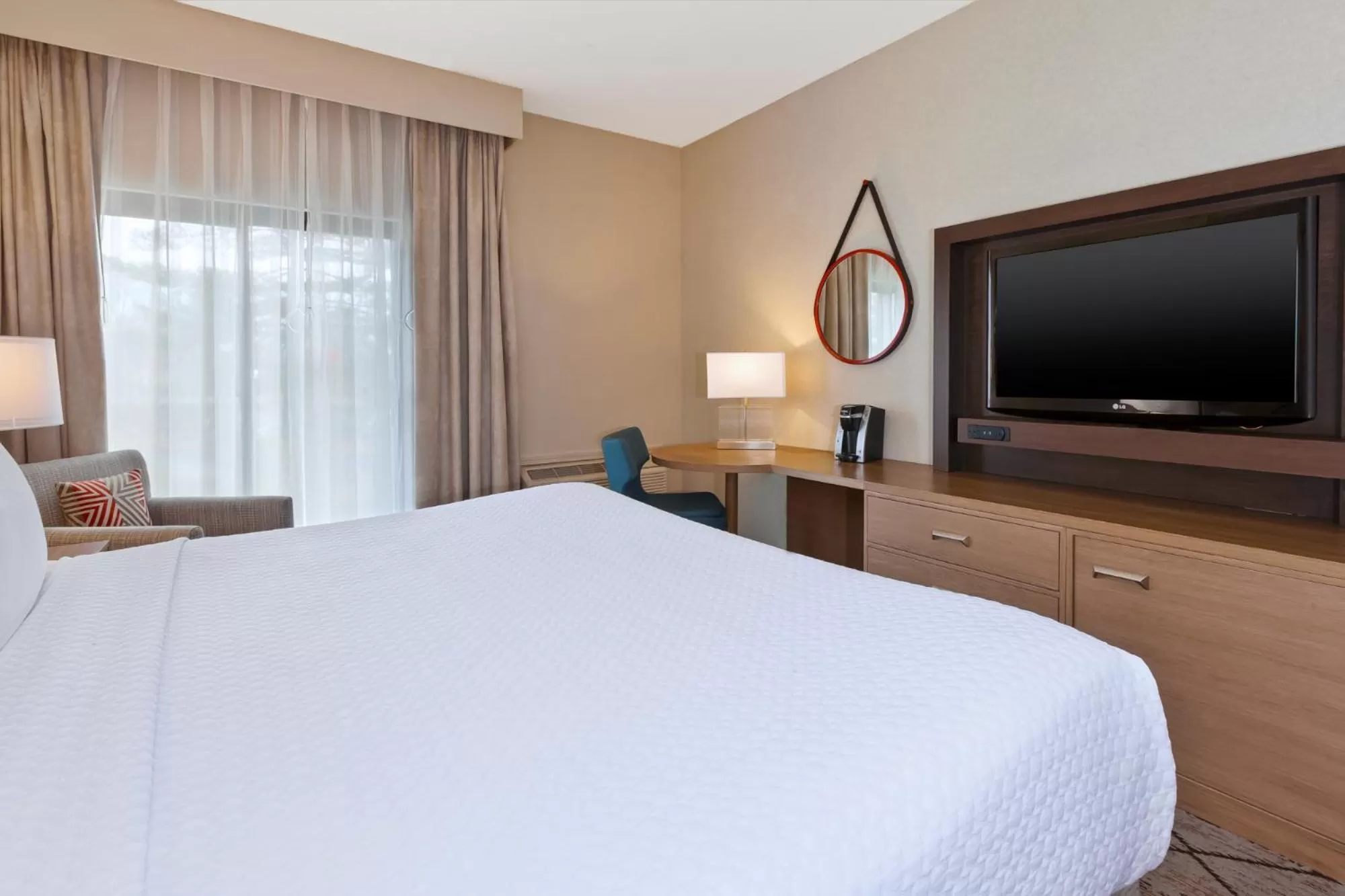 Bed in Crowne Plaza Columbus North - Worthington by IHG