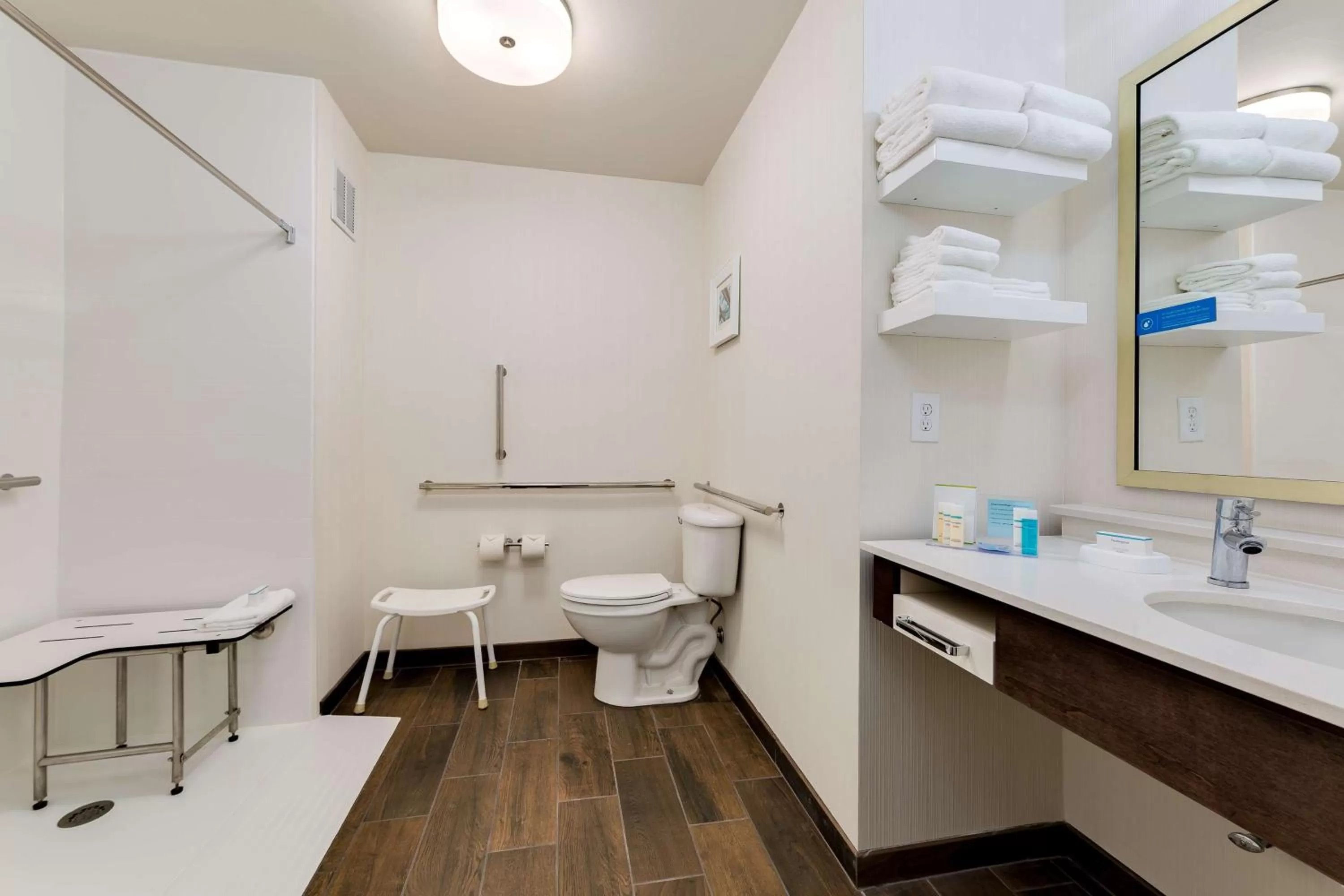 Bed in Hampton Inn Niceville-Elgin Air Force Base