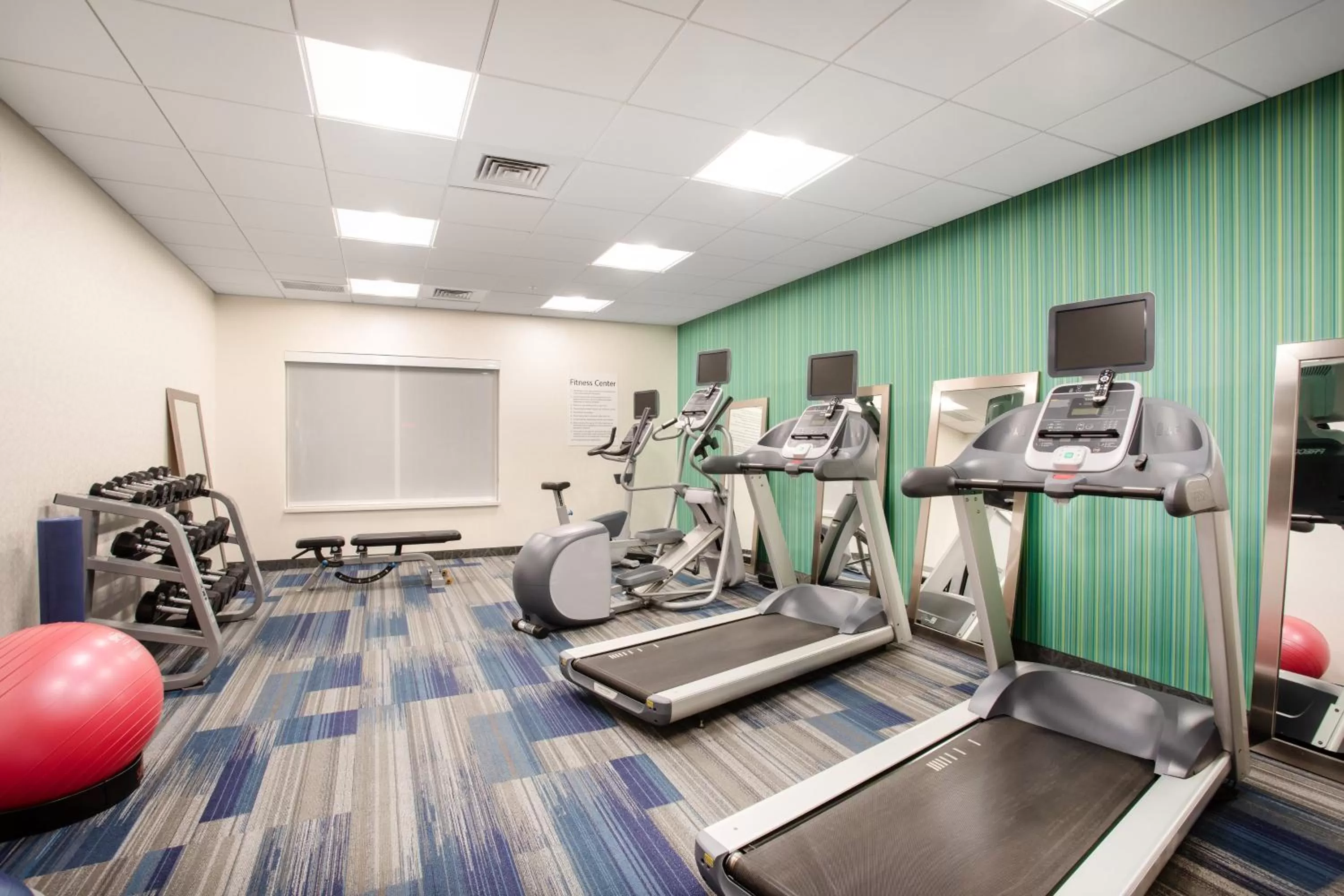 Fitness centre/facilities in Holiday Inn Express & Suites Great Bend by IHG